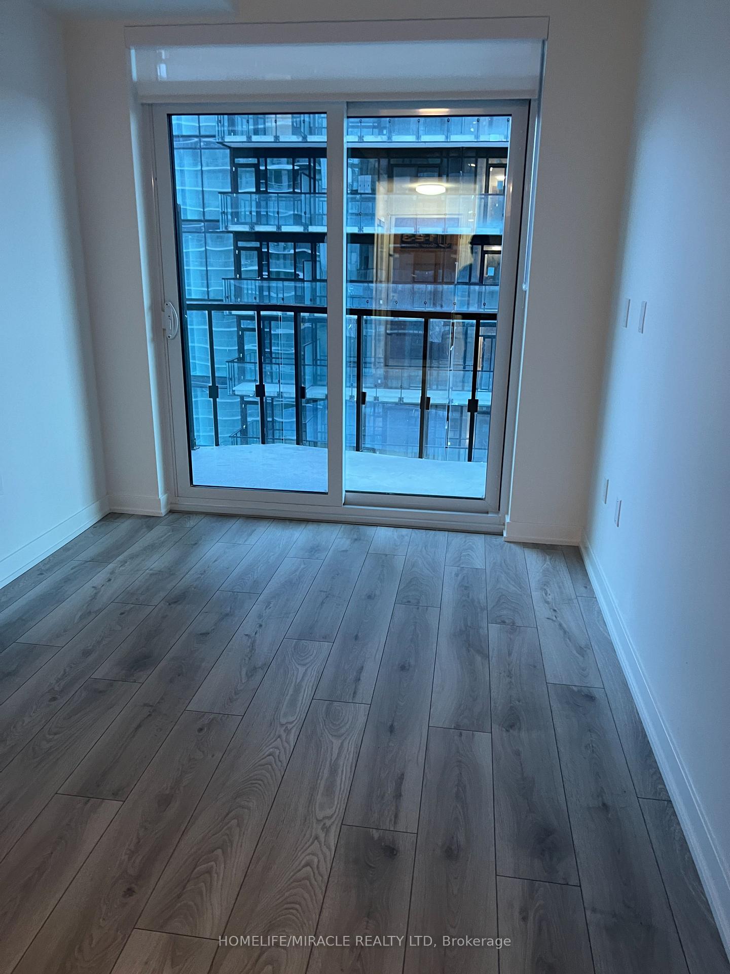 Photo 3 of Unit 1706, 110 Broadway Avenue, Toronto, Mount Pleasant West — HOMEH