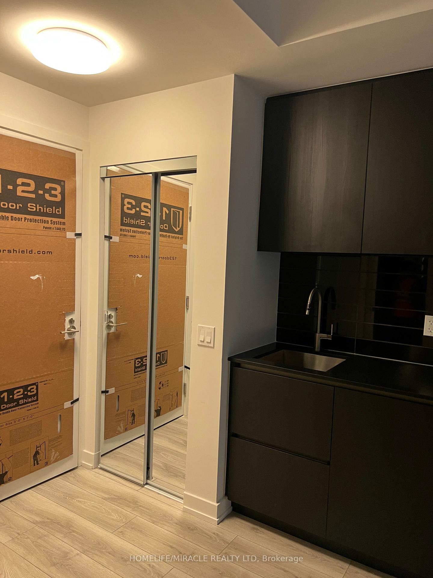 Photo 9 of Unit 1706, 110 Broadway Avenue, Toronto, Mount Pleasant West — HOMEH