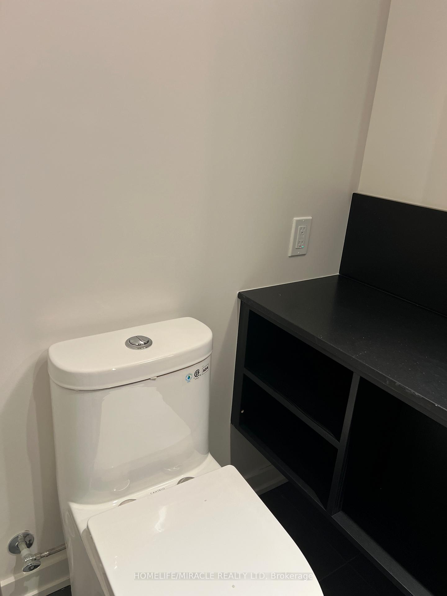 Photo 10 of Unit 1706, 110 Broadway Avenue, Toronto, Mount Pleasant West — HOMEH
