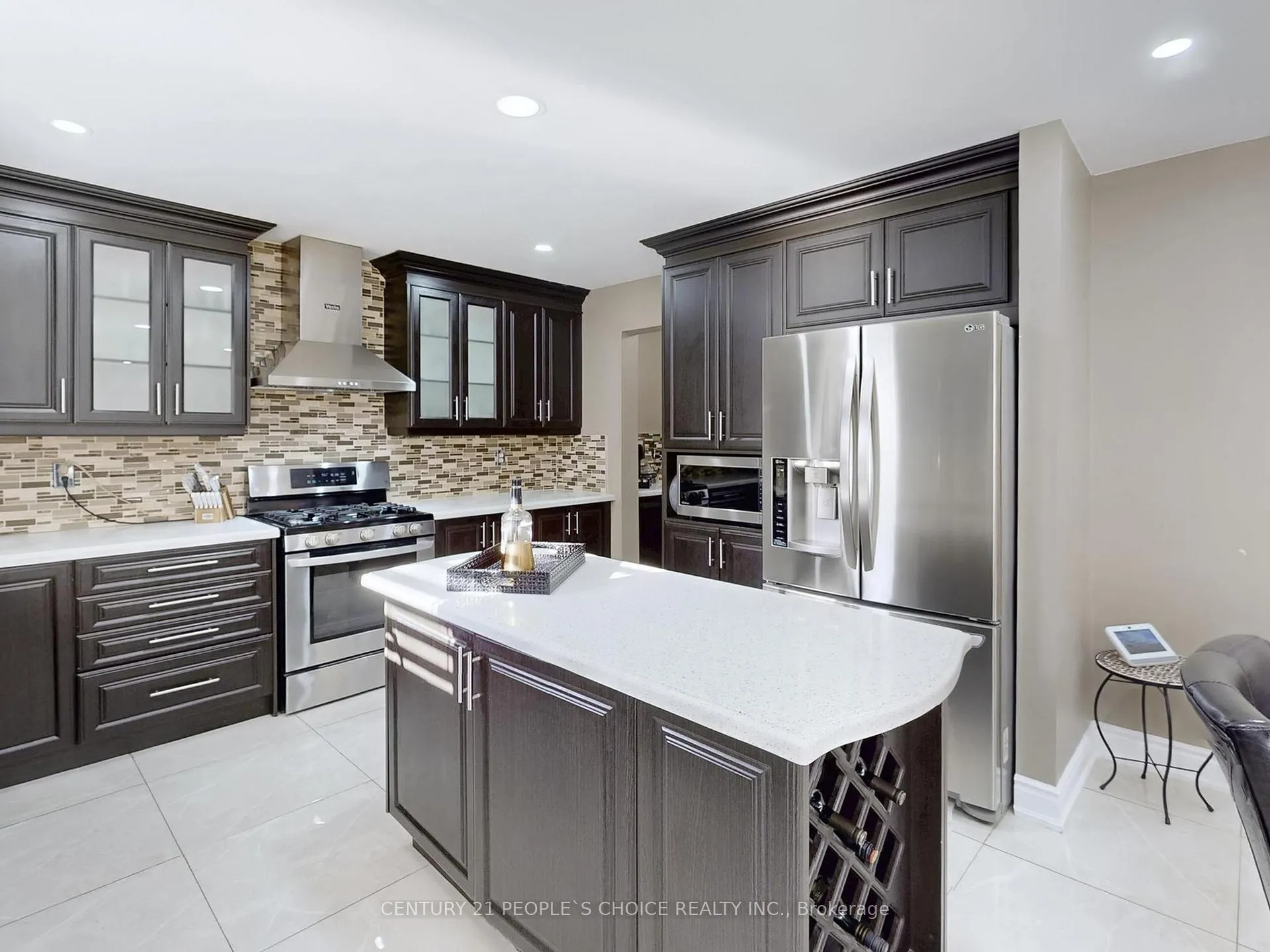 Photo 18 of 230 Edenbrook Hill Drive, Brampton, Fletcher's Meadow — HOMEH