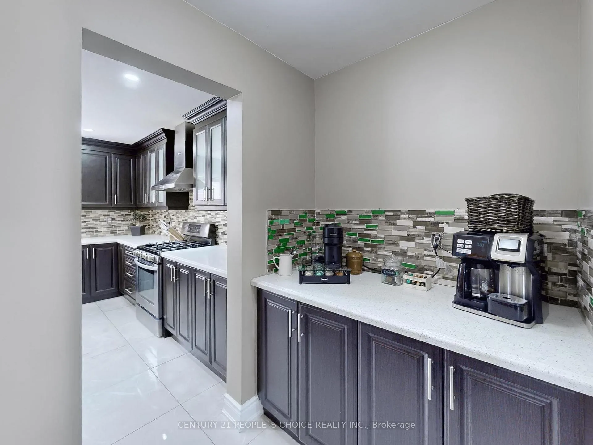 Photo 21 of 230 Edenbrook Hill Drive, Brampton, Fletcher's Meadow — HOMEH