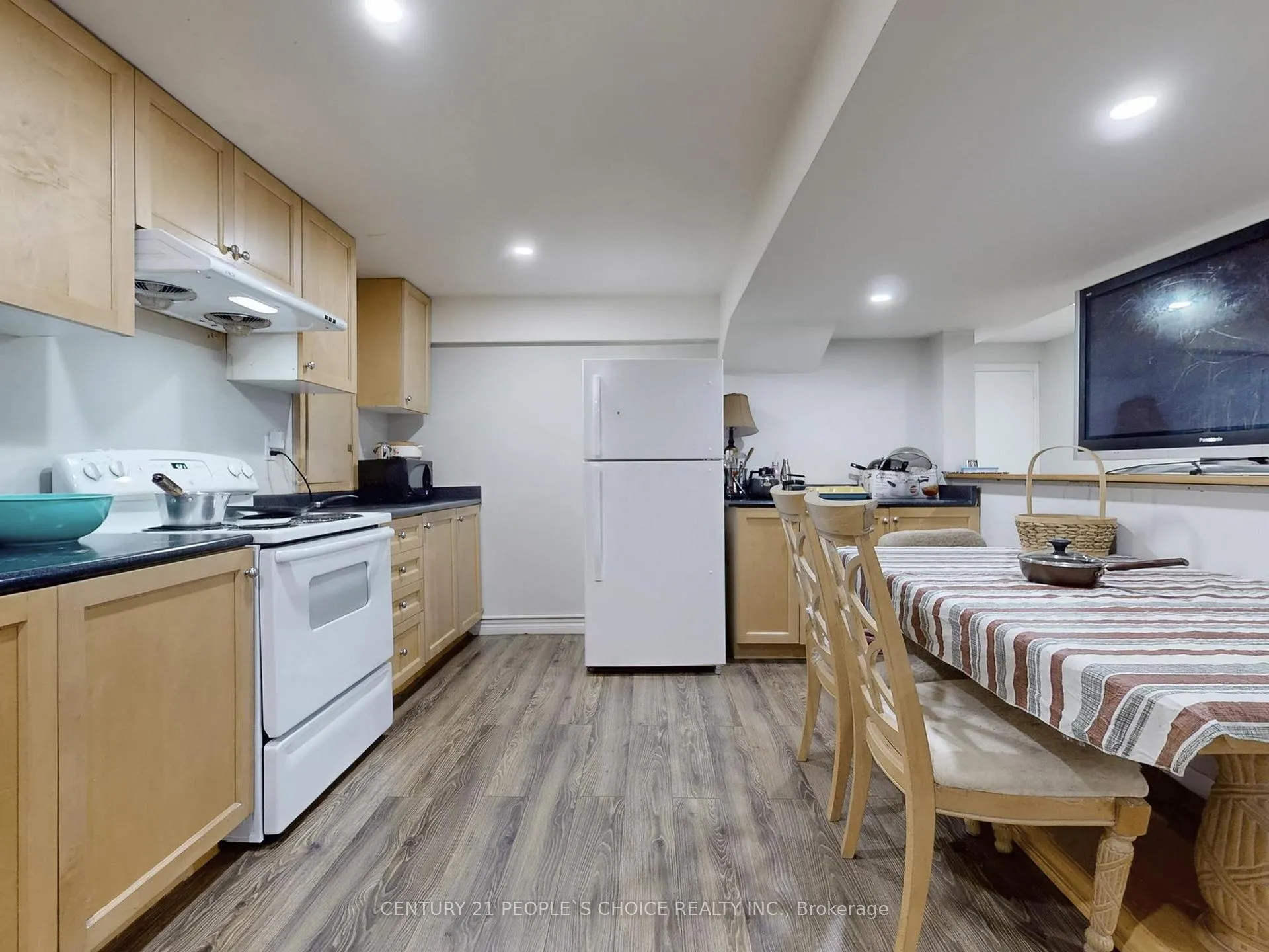 Photo 43 of 230 Edenbrook Hill Drive, Brampton, Fletcher's Meadow — HOMEH
