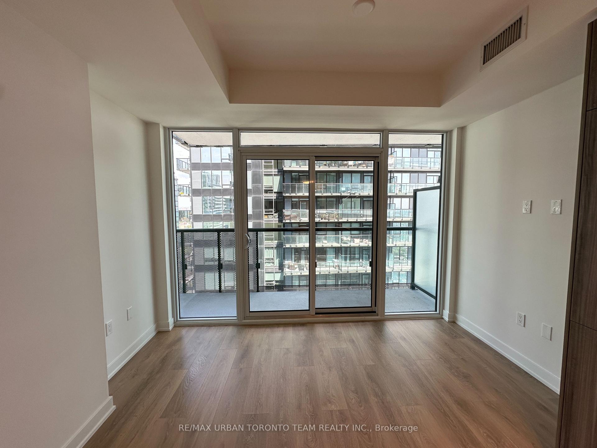 Photo 5 of Unit 3206, 127 Broadway Avenue, Toronto, Mount Pleasant West — HOMEH