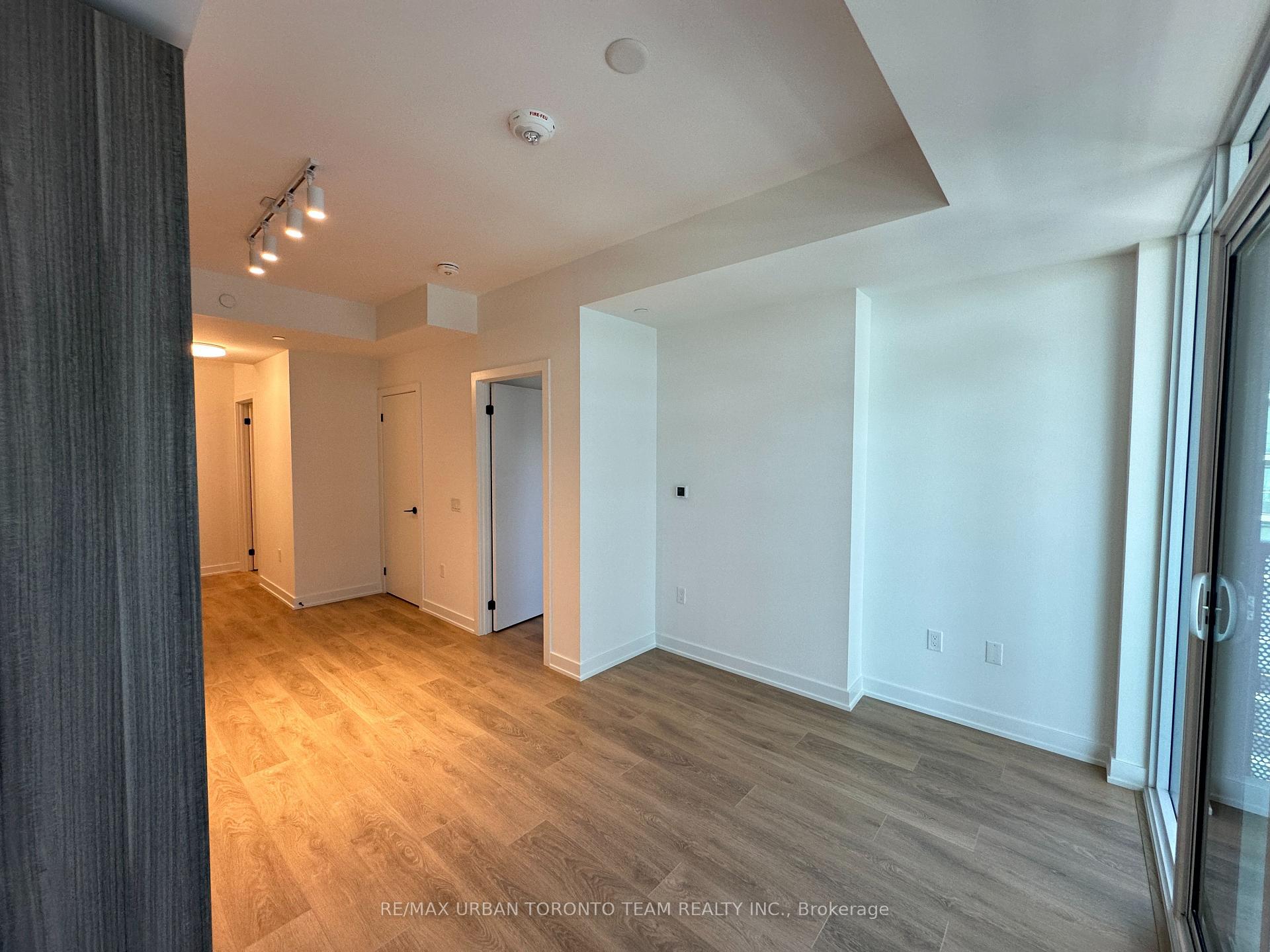 Photo 6 of Unit 3206, 127 Broadway Avenue, Toronto, Mount Pleasant West — HOMEH