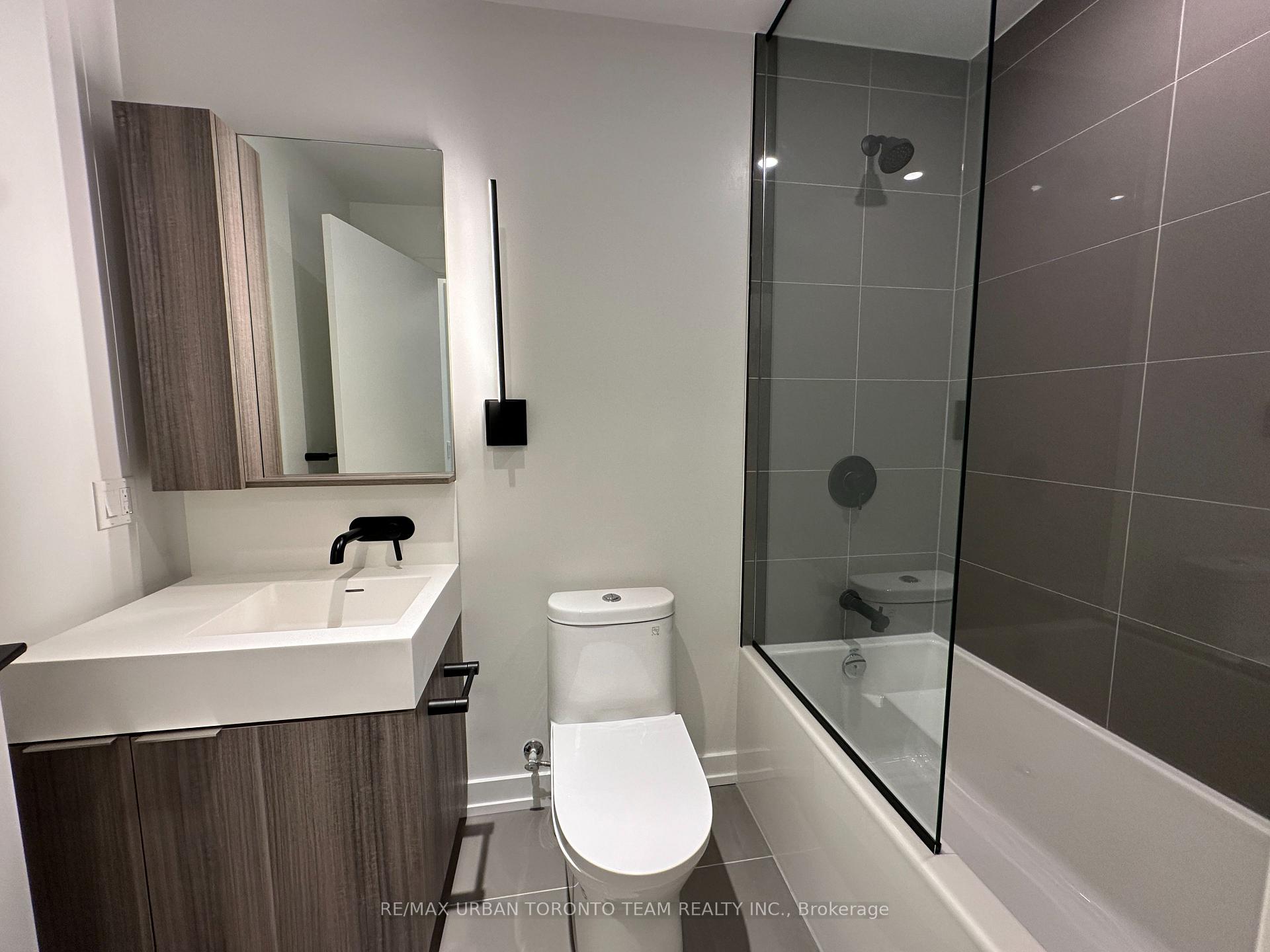 Photo 9 of Unit 3206, 127 Broadway Avenue, Toronto, Mount Pleasant West — HOMEH