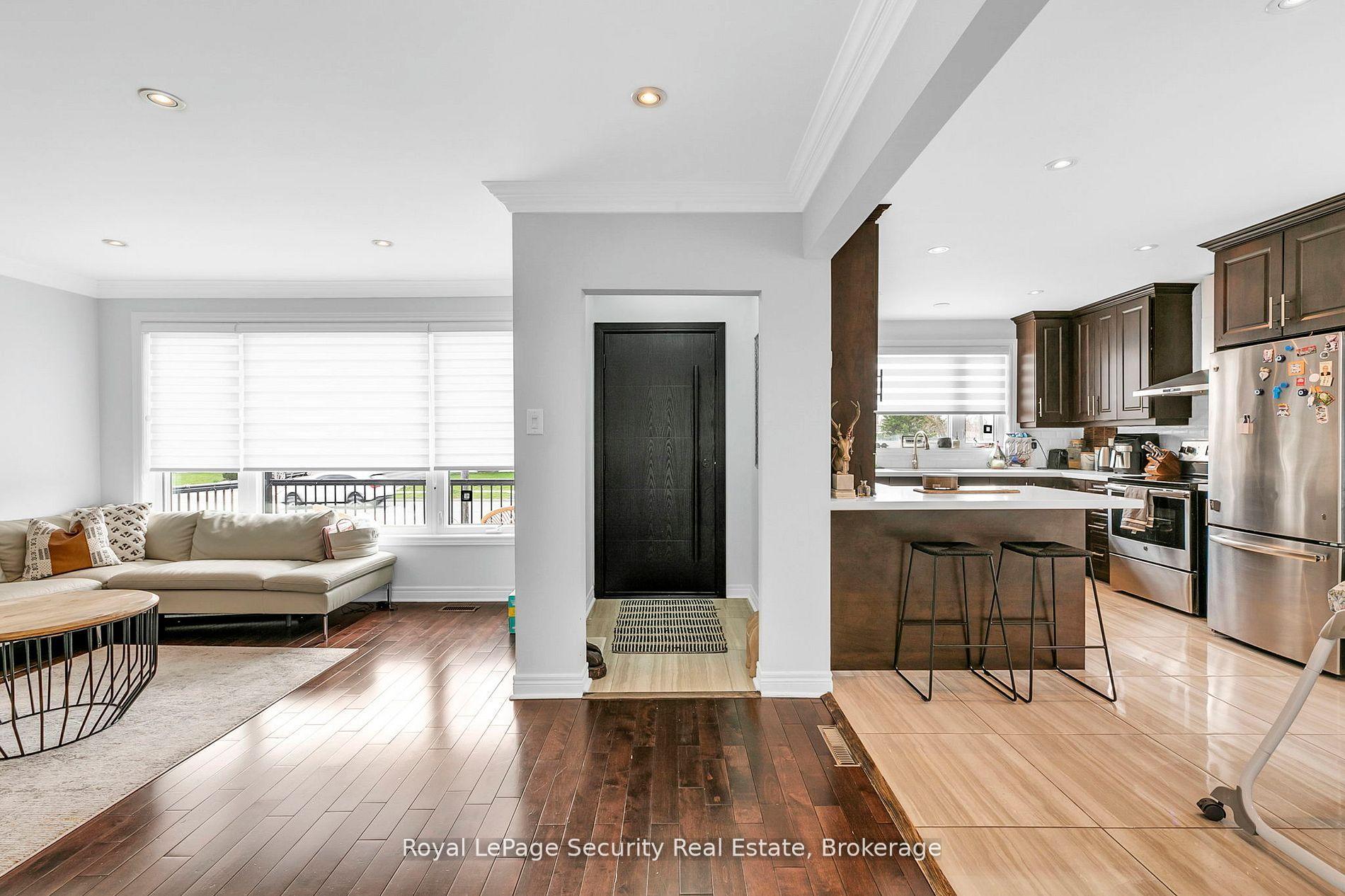 Photo 5 of 251 Thistle Down Boulevard, Etobicoke, Thistletown-Beaumonde Heights — HOMEH