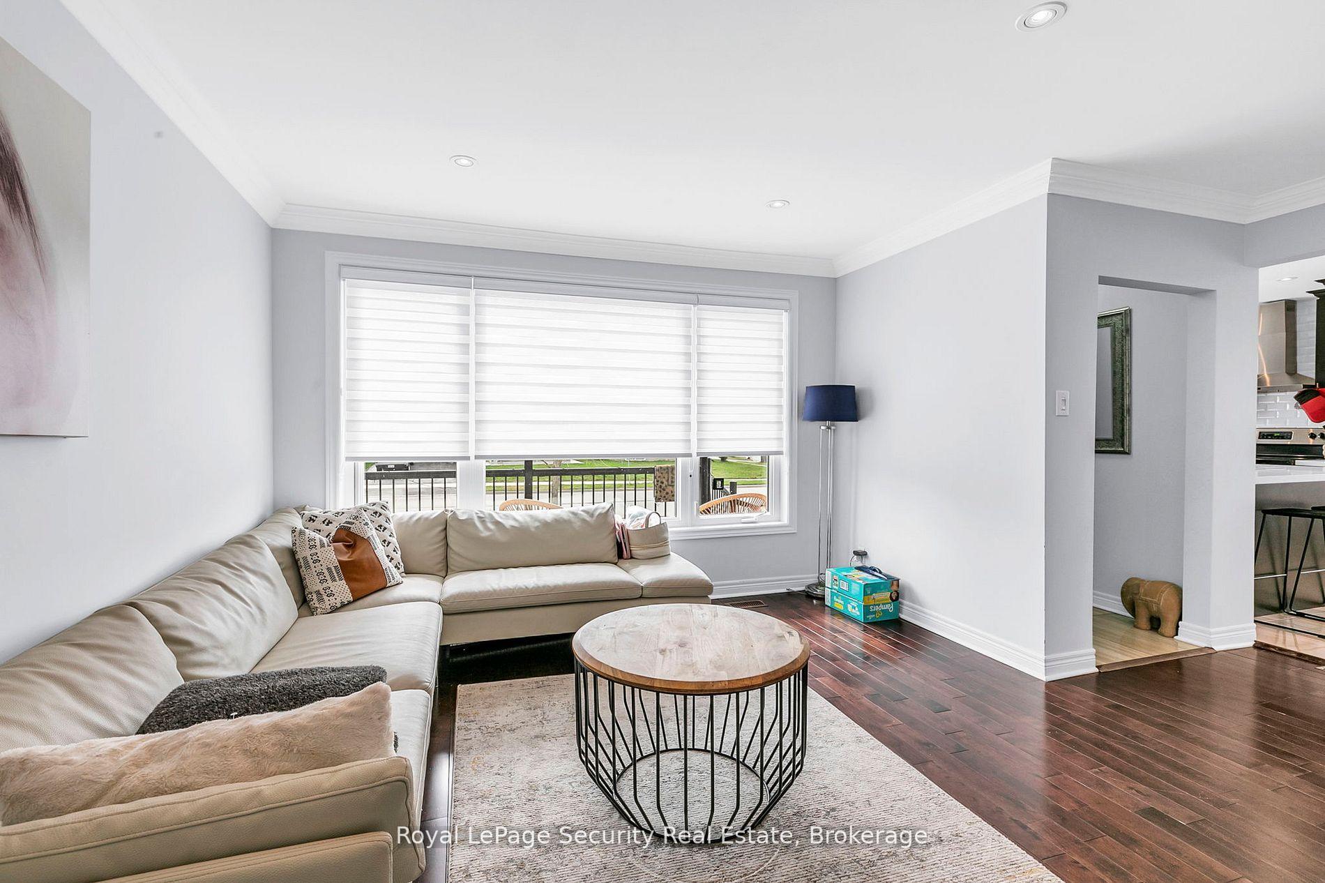 Photo 9 of 251 Thistle Down Boulevard, Etobicoke, Thistletown-Beaumonde Heights — HOMEH