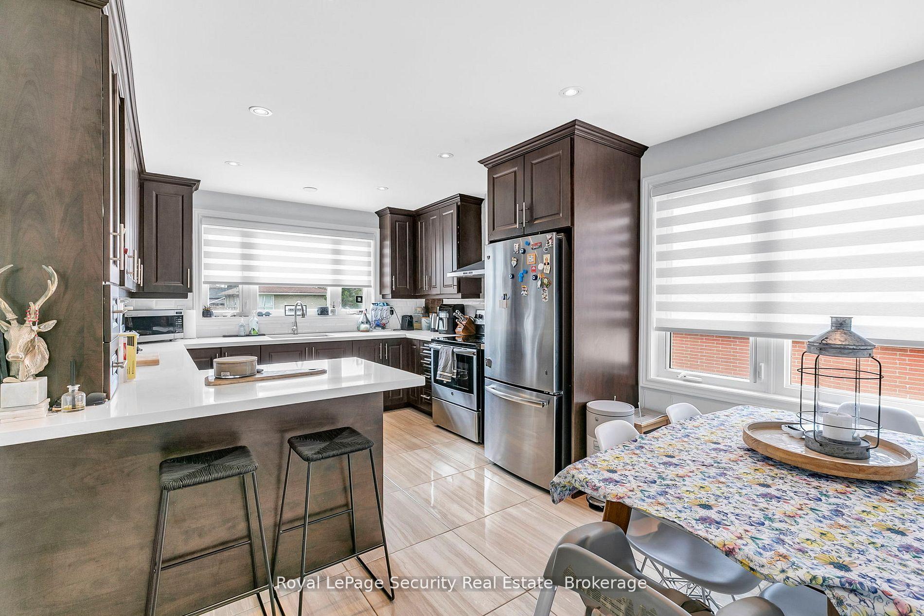 Photo 10 of 251 Thistle Down Boulevard, Etobicoke, Thistletown-Beaumonde Heights — HOMEH