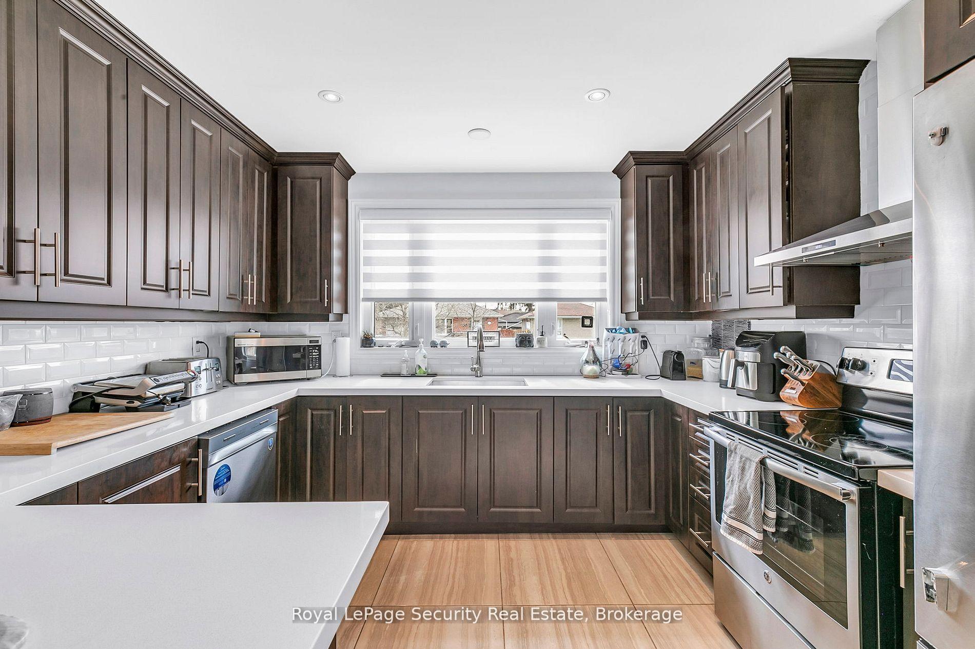 Photo 12 of 251 Thistle Down Boulevard, Etobicoke, Thistletown-Beaumonde Heights — HOMEH