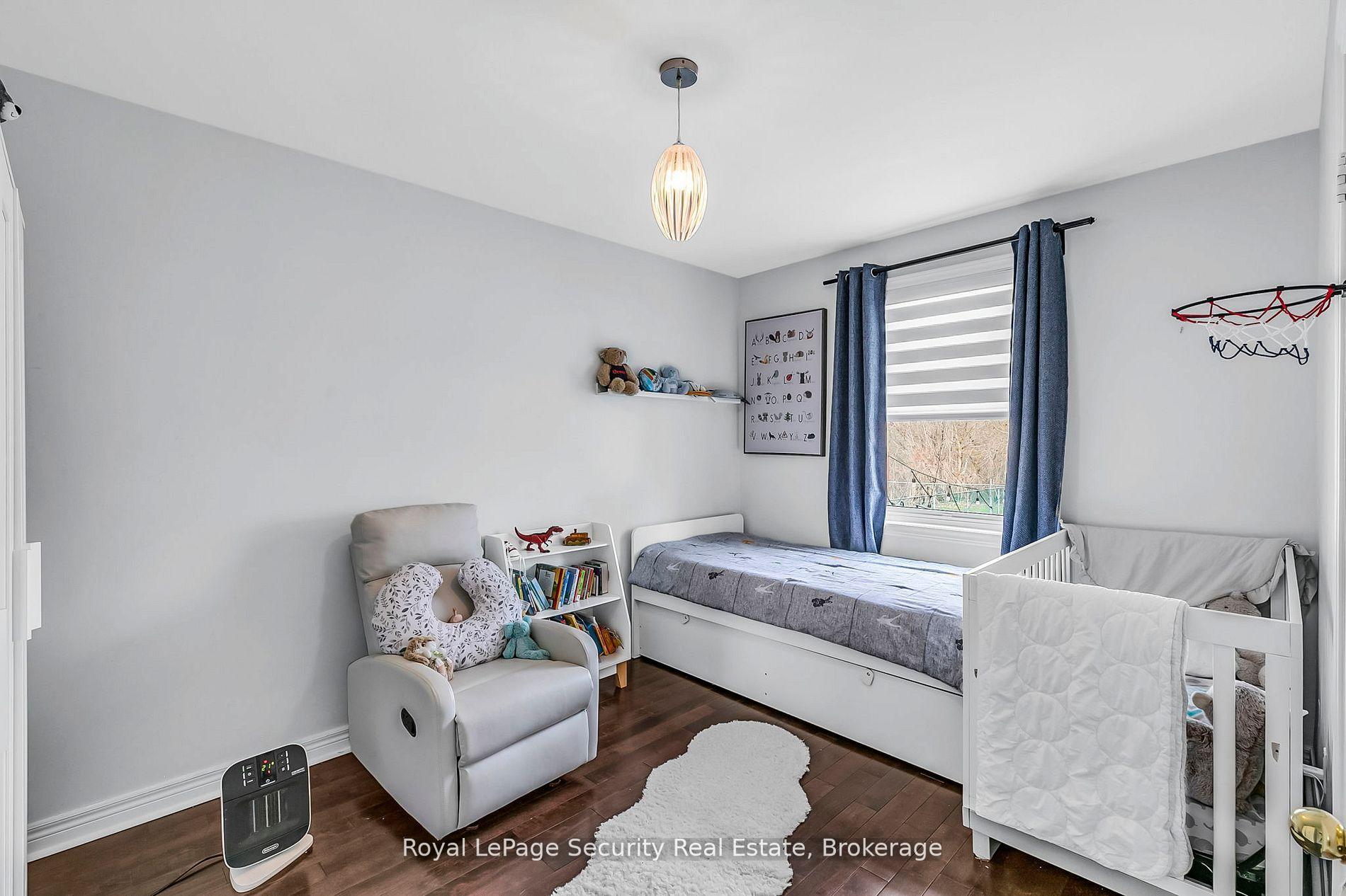 Photo 18 of 251 Thistle Down Boulevard, Etobicoke, Thistletown-Beaumonde Heights — HOMEH