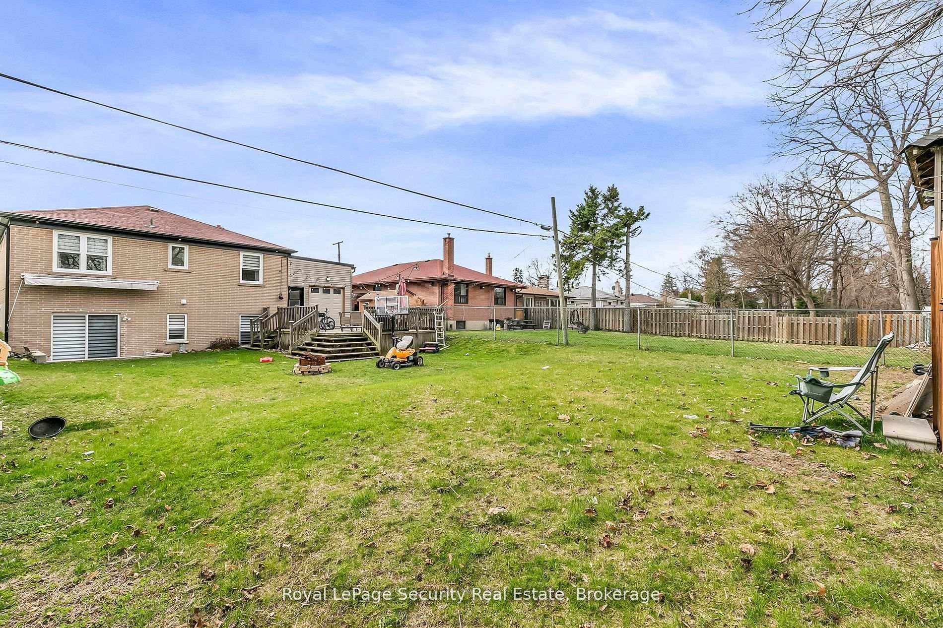 Photo 20 of 251 Thistle Down Boulevard, Etobicoke, Thistletown-Beaumonde Heights — HOMEH