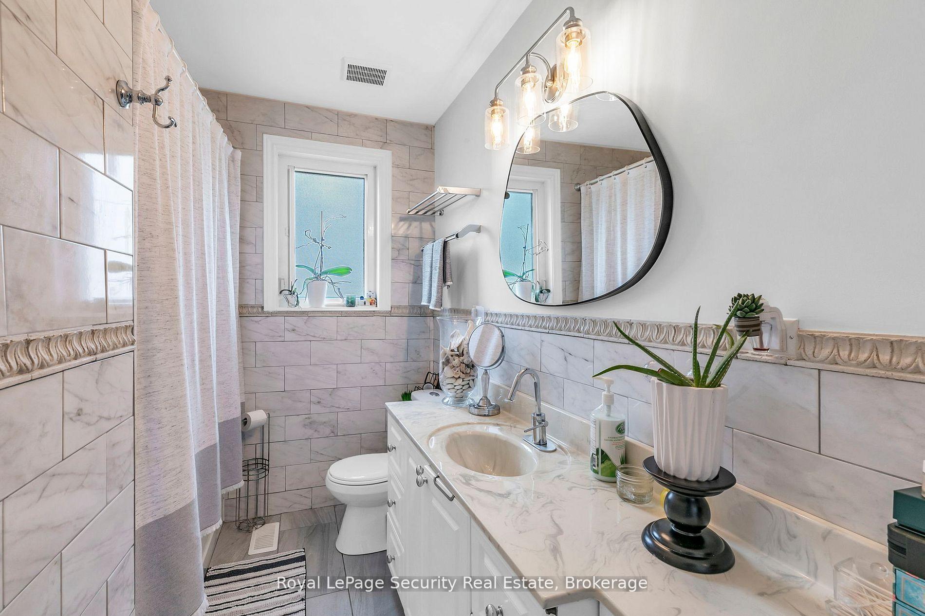 Photo 21 of 251 Thistle Down Boulevard, Etobicoke, Thistletown-Beaumonde Heights — HOMEH