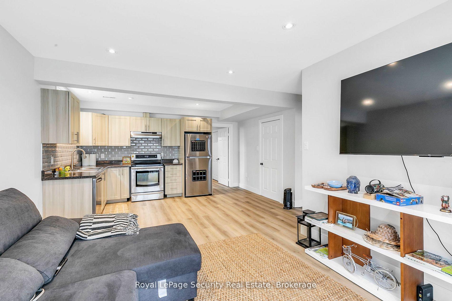 Photo 25 of 251 Thistle Down Boulevard, Etobicoke, Thistletown-Beaumonde Heights — HOMEH