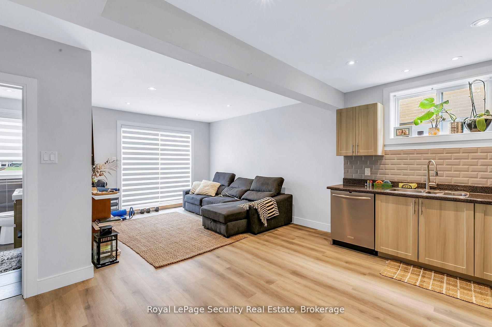 Photo 26 of 251 Thistle Down Boulevard, Etobicoke, Thistletown-Beaumonde Heights — HOMEH
