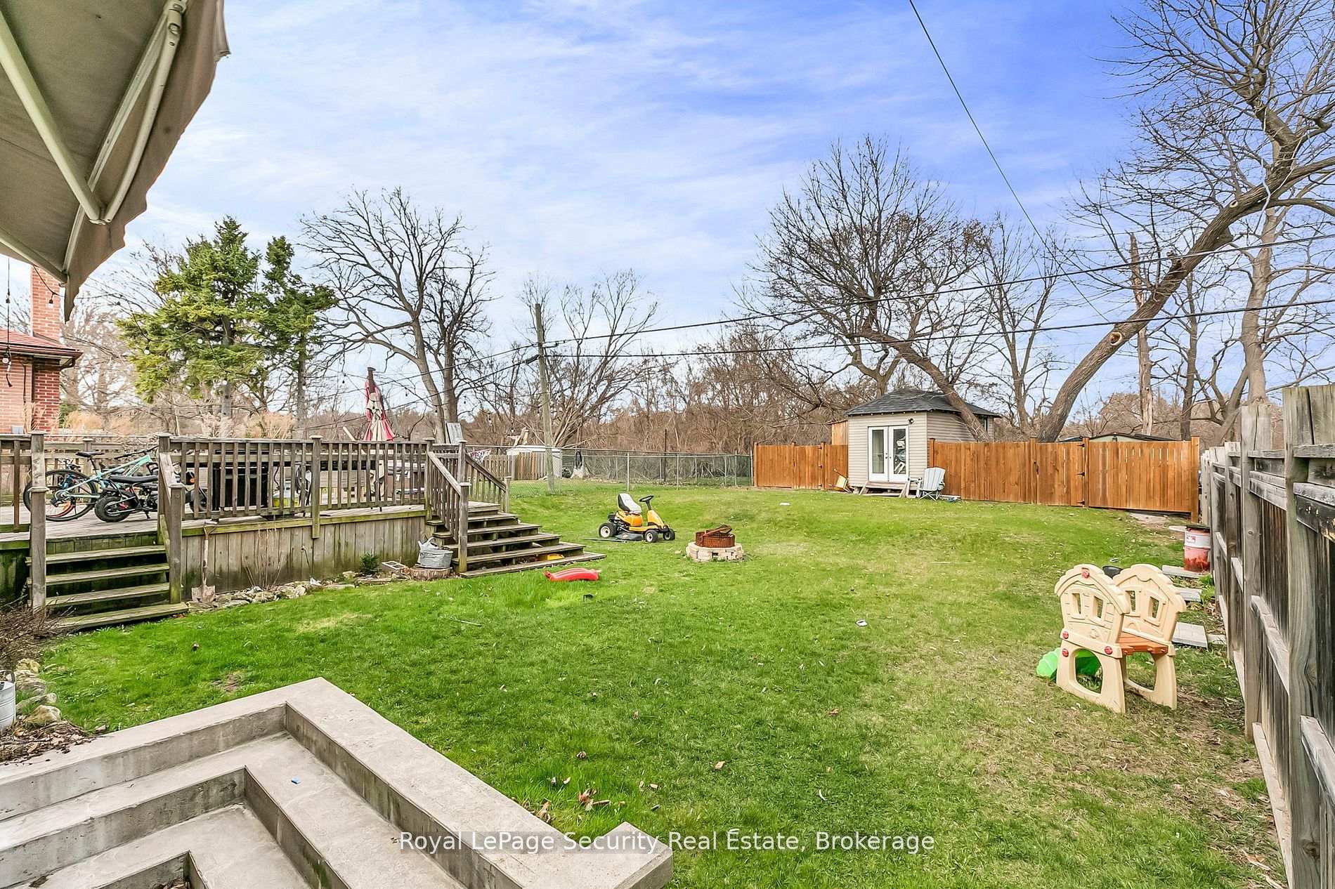 Photo 29 of 251 Thistle Down Boulevard, Etobicoke, Thistletown-Beaumonde Heights — HOMEH
