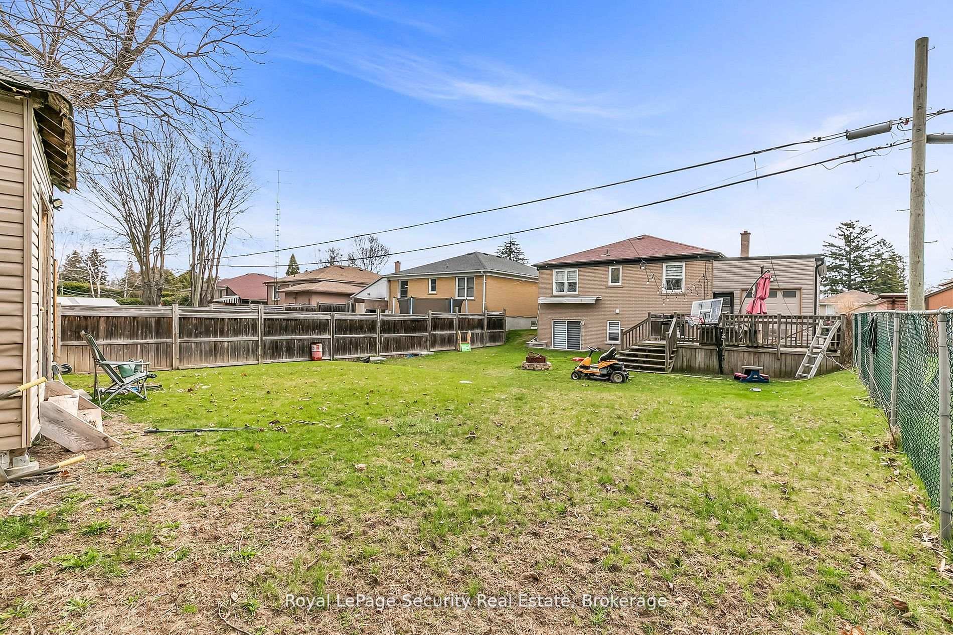 Photo 31 of 251 Thistle Down Boulevard, Etobicoke, Thistletown-Beaumonde Heights — HOMEH