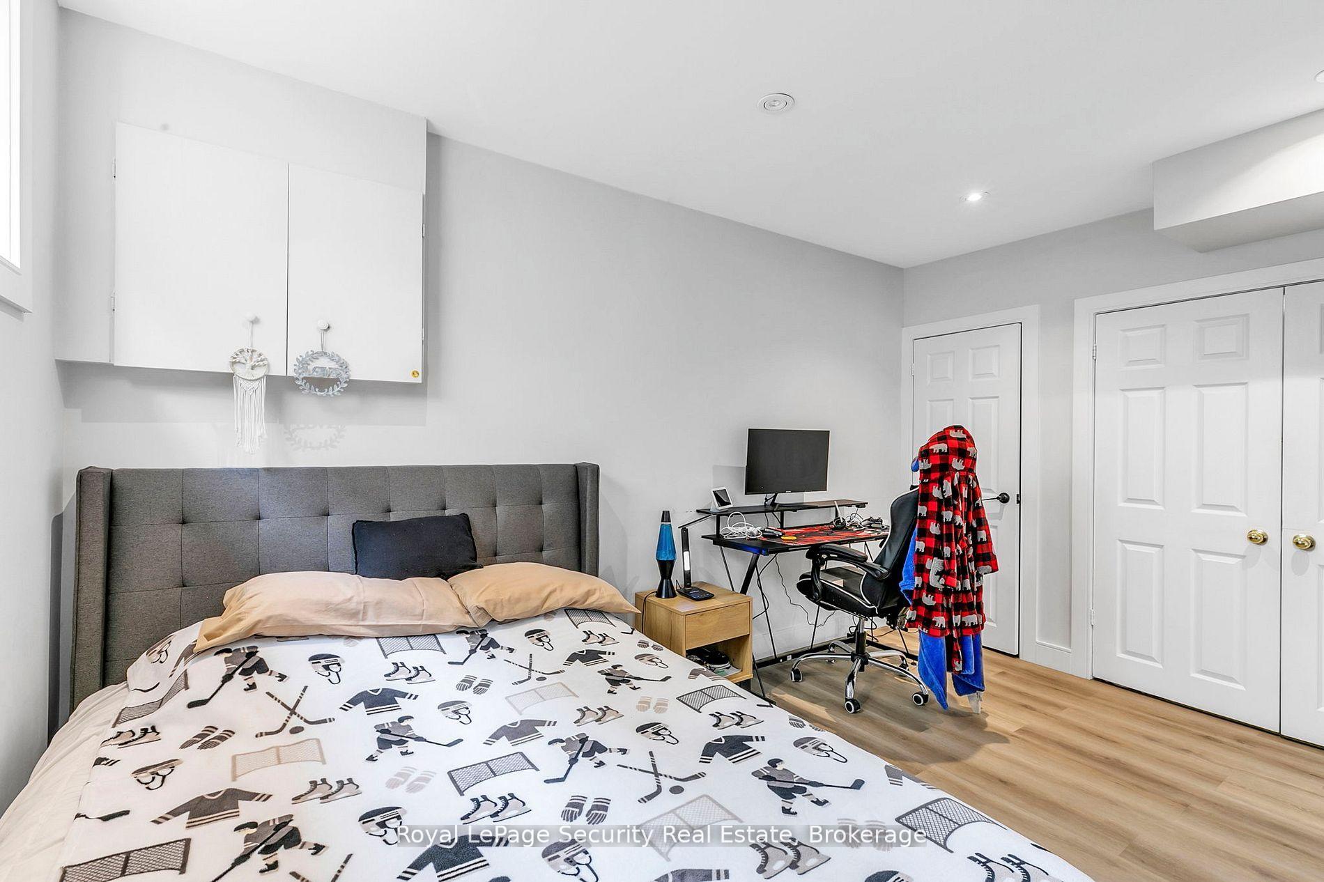 Photo 33 of 251 Thistle Down Boulevard, Etobicoke, Thistletown-Beaumonde Heights — HOMEH