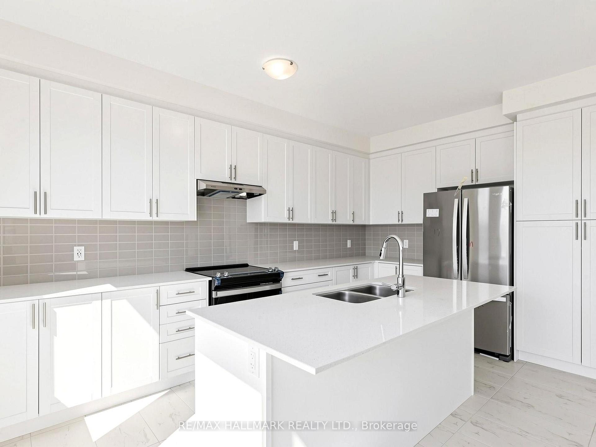 Photo 15 of 4 Sun Valley Street, Whitby, Brooklin — HOMEH