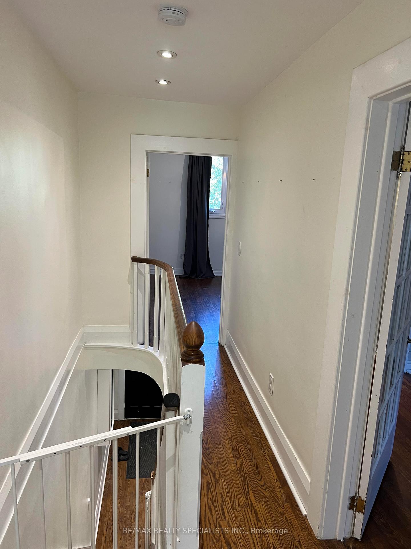 Photo 4 of 121 Maplewood Avenue, Toronto, Humewood-Cedarvale — HOMEH