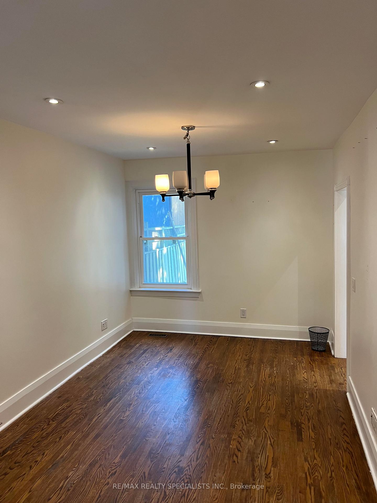 Photo 5 of 121 Maplewood Avenue, Toronto, Humewood-Cedarvale — HOMEH