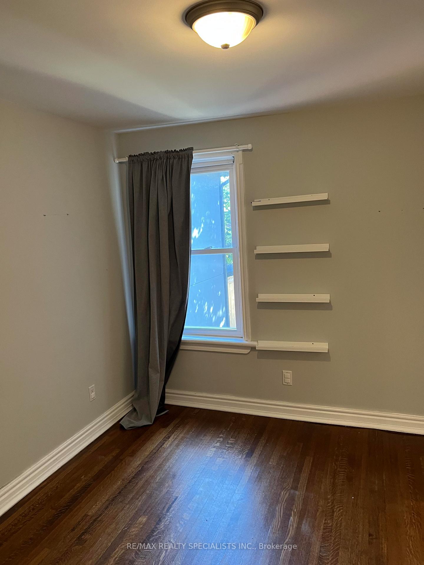 Photo 8 of 121 Maplewood Avenue, Toronto, Humewood-Cedarvale — HOMEH