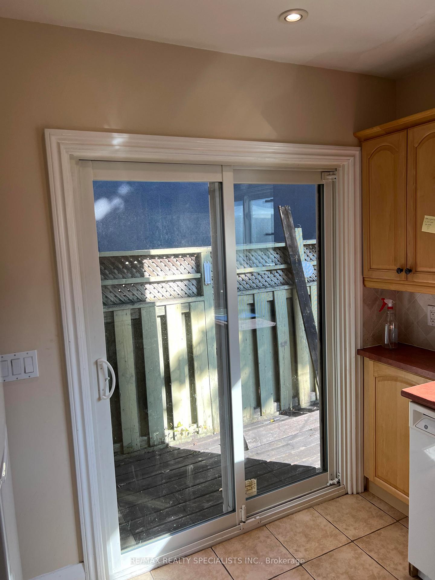 Photo 10 of 121 Maplewood Avenue, Toronto, Humewood-Cedarvale — HOMEH