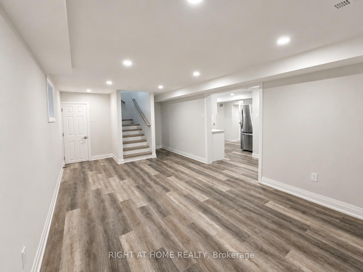 Photo 4 of 78 Julia Street, Markham, Thornhill — HOMEH