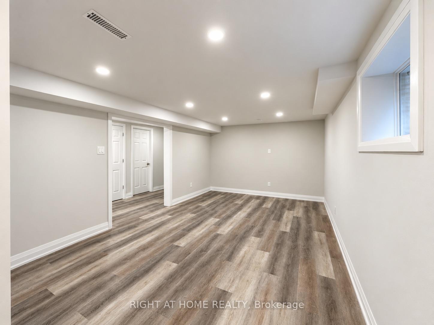 Photo 5 of 78 Julia Street, Markham, Thornhill — HOMEH