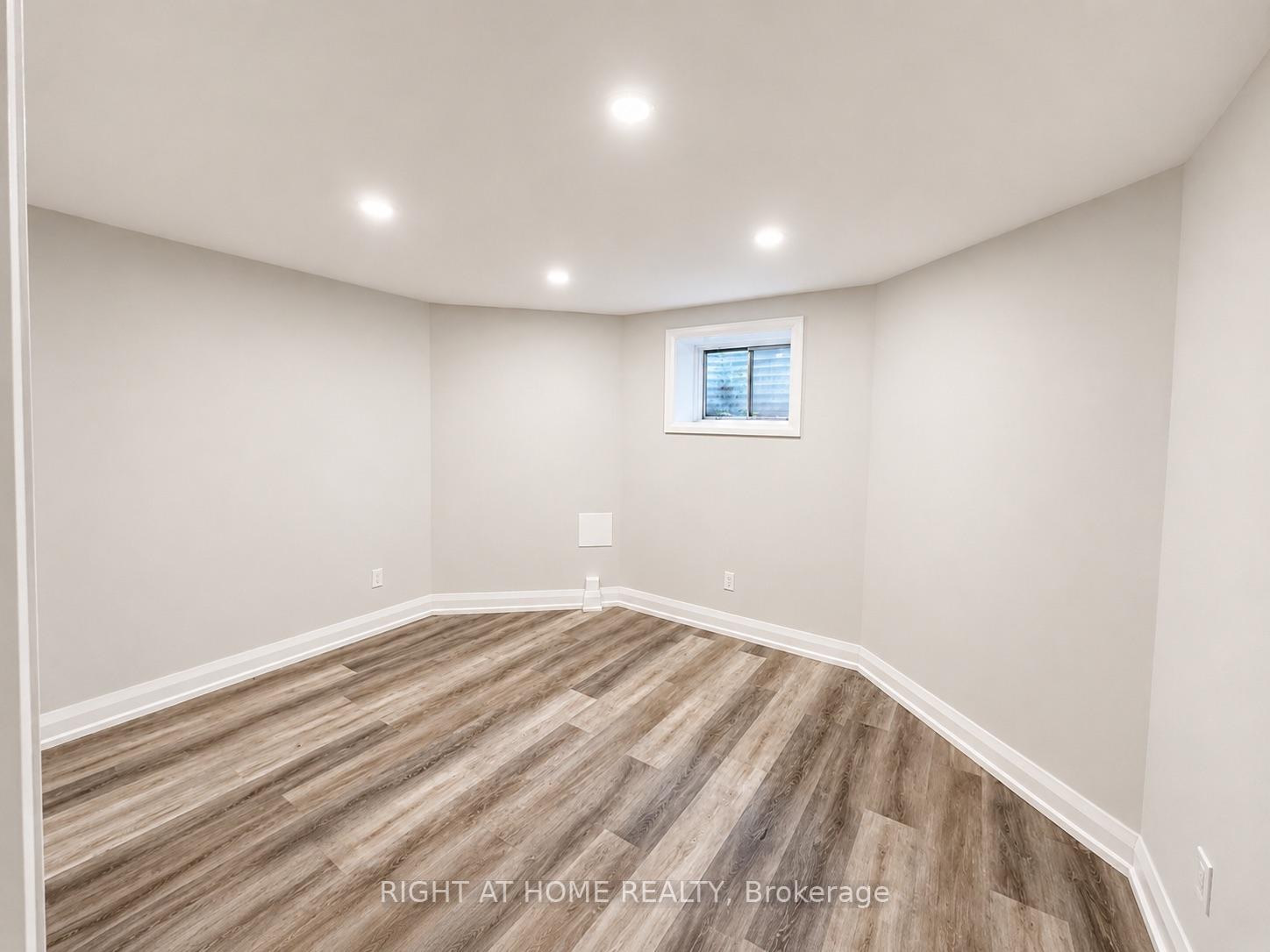 Photo 6 of 78 Julia Street, Markham, Thornhill — HOMEH