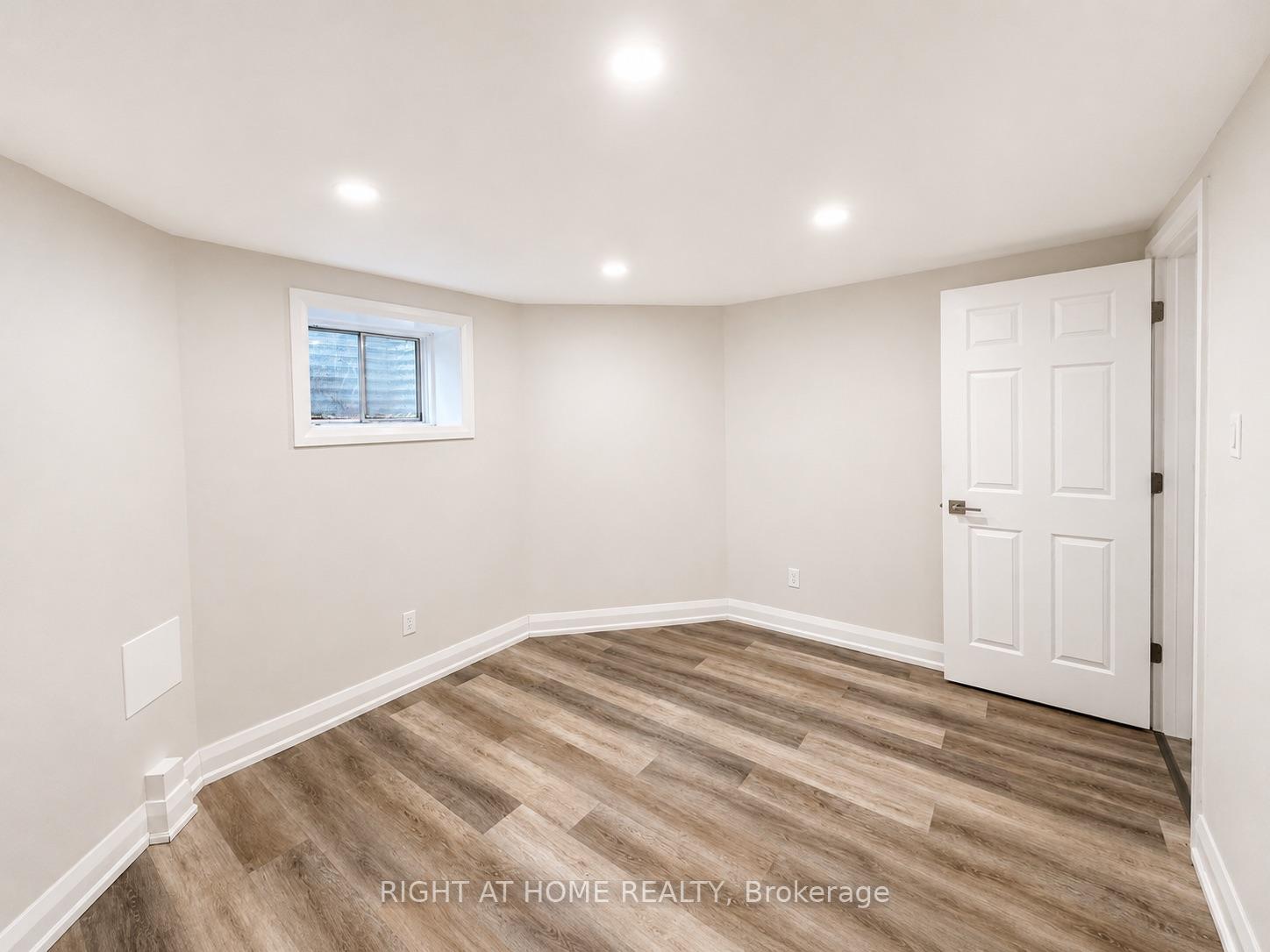 Photo 7 of 78 Julia Street, Markham, Thornhill — HOMEH