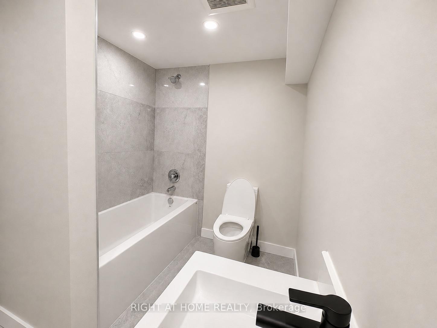 Photo 11 of 78 Julia Street, Markham, Thornhill — HOMEH