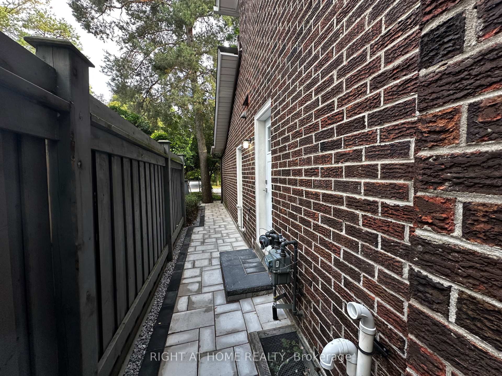 Photo 23 of 78 Julia Street, Markham, Thornhill — HOMEH