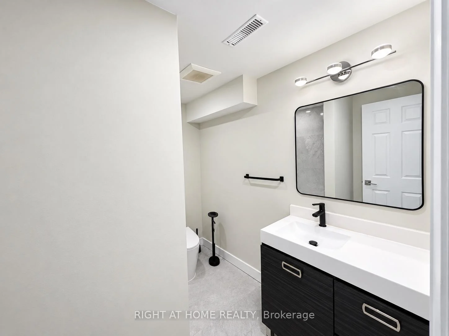 Photo 10 of 78 Julia Street, Markham, Thornhill — HOMEH