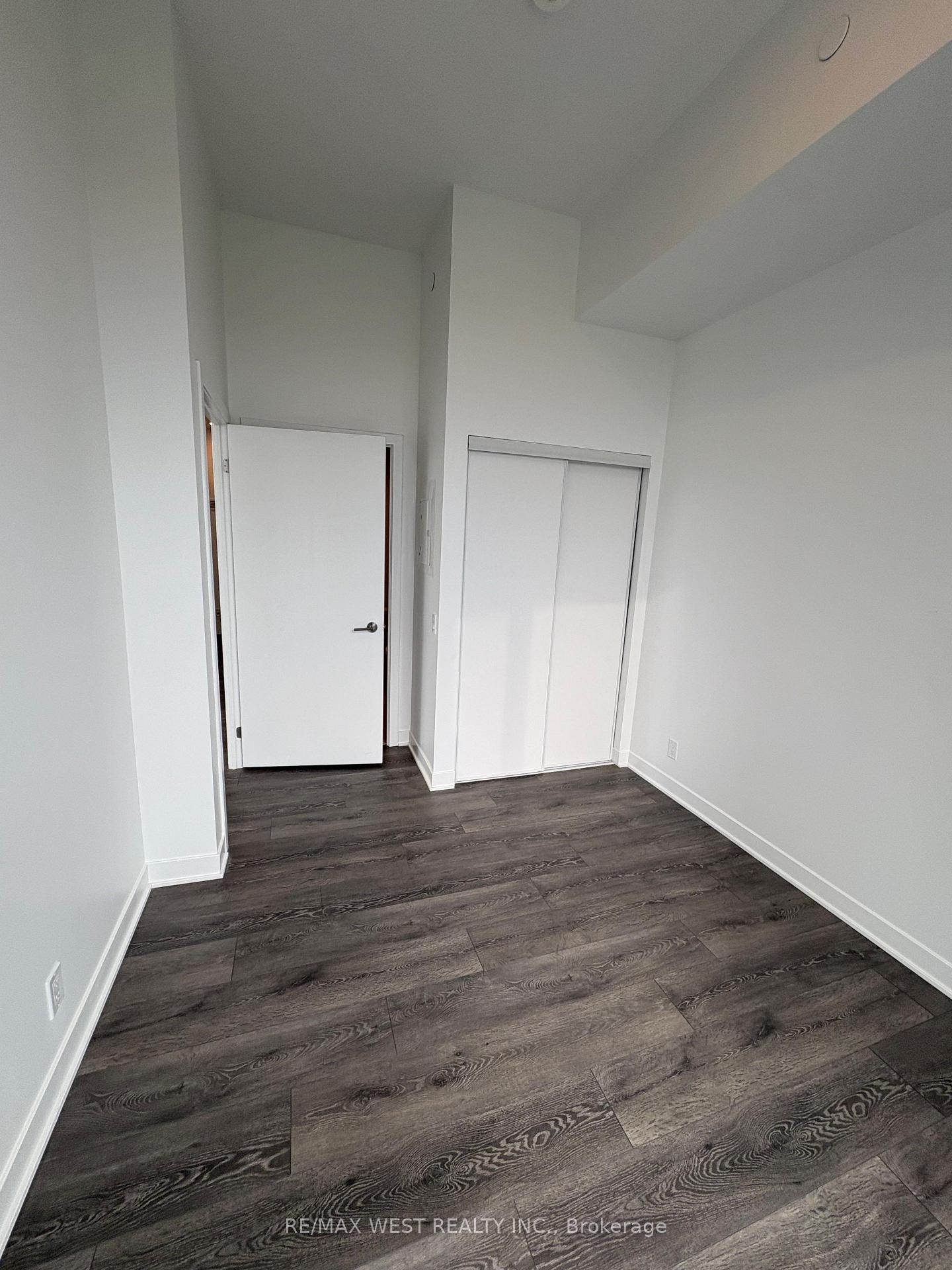 Photo 5 of Unit 2218, 6 Flavelle Trail, Vaughan, Steeles West Industrial — HOMEH