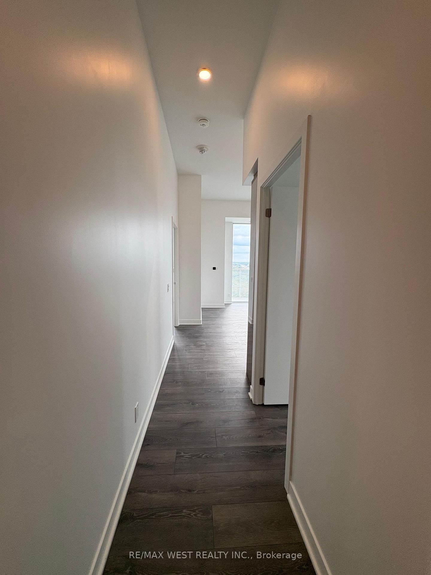 Photo 6 of Unit 2218, 6 Flavelle Trail, Vaughan, Steeles West Industrial — HOMEH