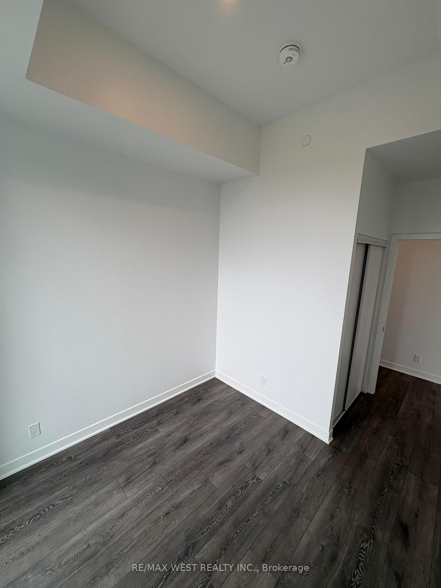 Photo 8 of Unit 2218, 6 Flavelle Trail, Vaughan, Steeles West Industrial — HOMEH