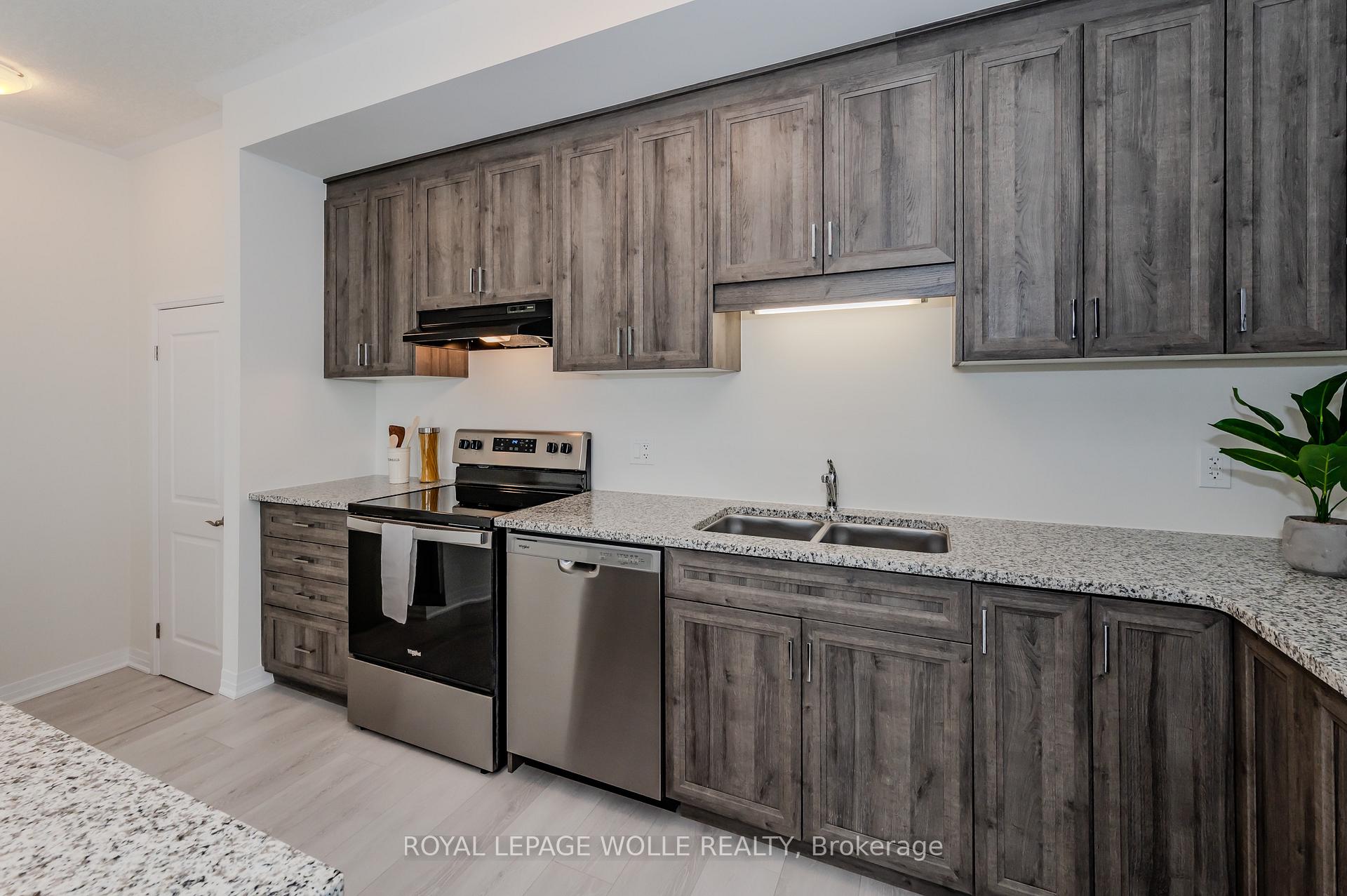 Photo 8 of Unit B19, 142 Foamflower Place, Waterloo, Columbia Forest/Clair Hills — HOMEH