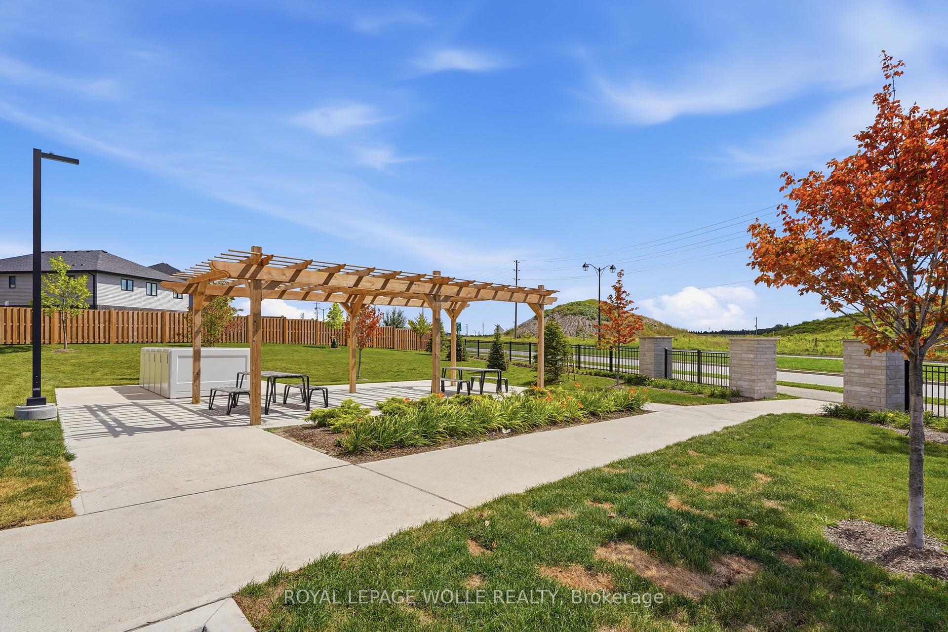 Photo 33 of Unit B19, 142 Foamflower Place, Waterloo, Columbia Forest/Clair Hills — HOMEH