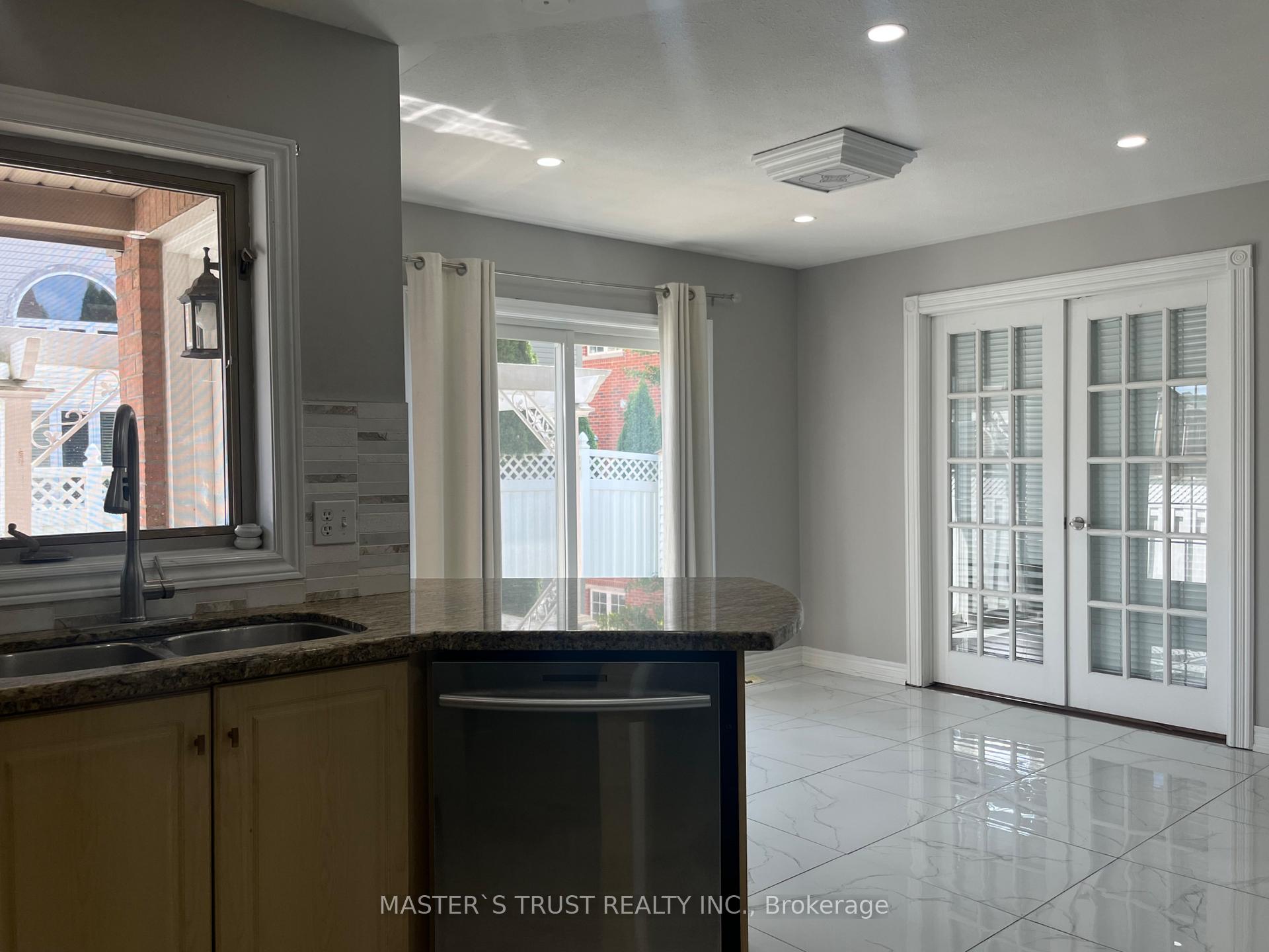Photo 12 of 25 Stevens Drive, Niagara-on-the-Lake, Glendale — HOMEH