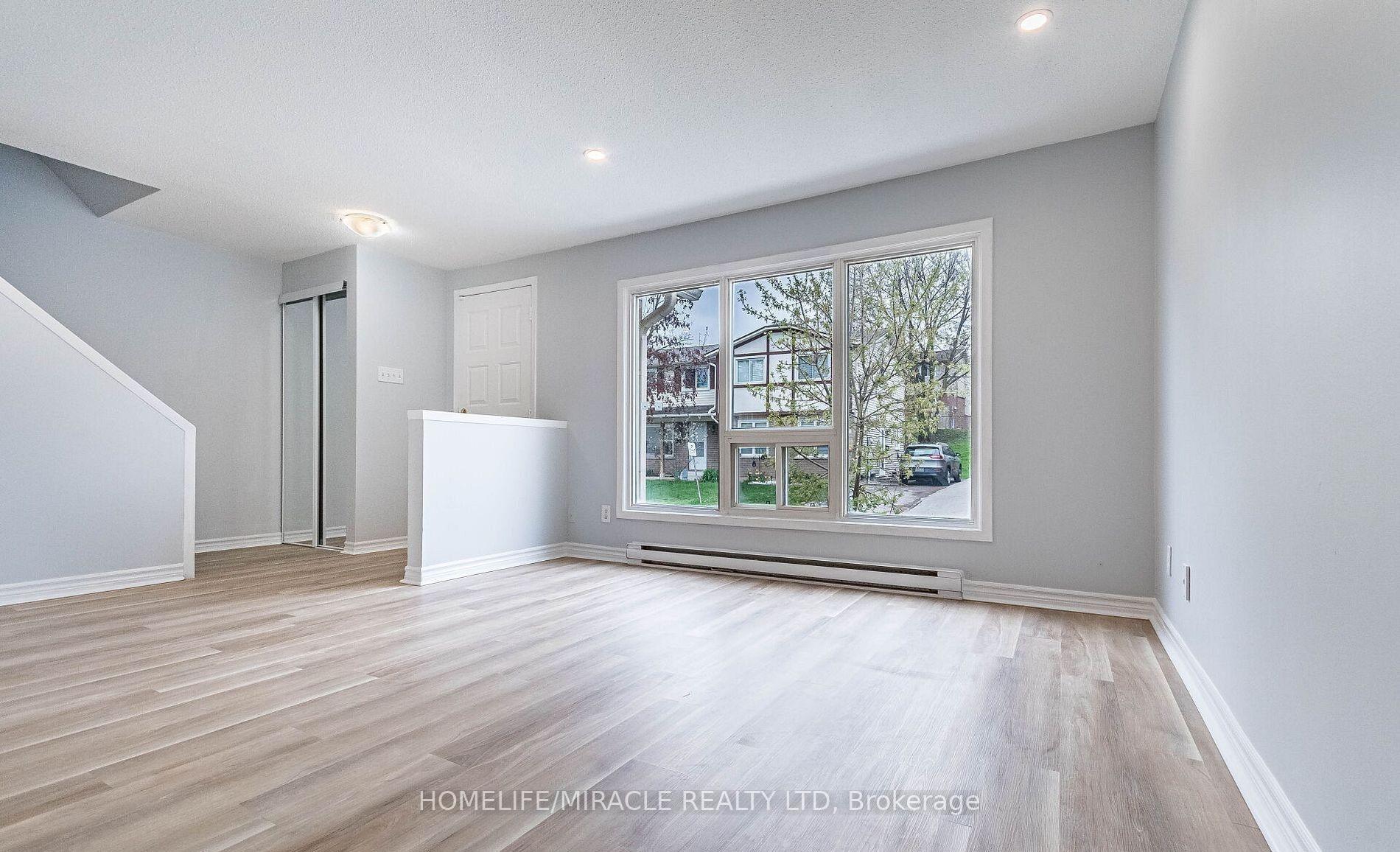 Photo 5 of Unit 8, 20 Mayfield Avenue, Waterloo, Lincoln Heights — HOMEH