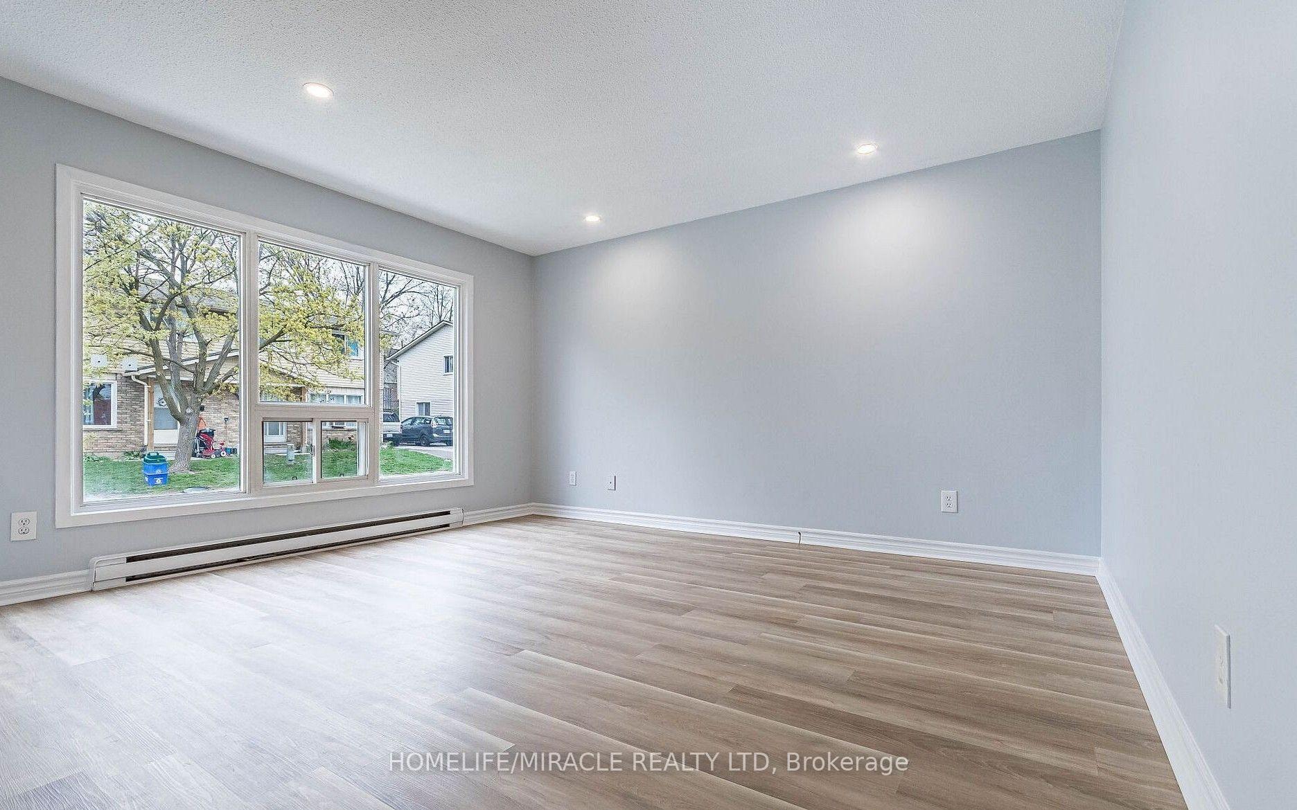Photo 6 of Unit 8, 20 Mayfield Avenue, Waterloo, Lincoln Heights — HOMEH