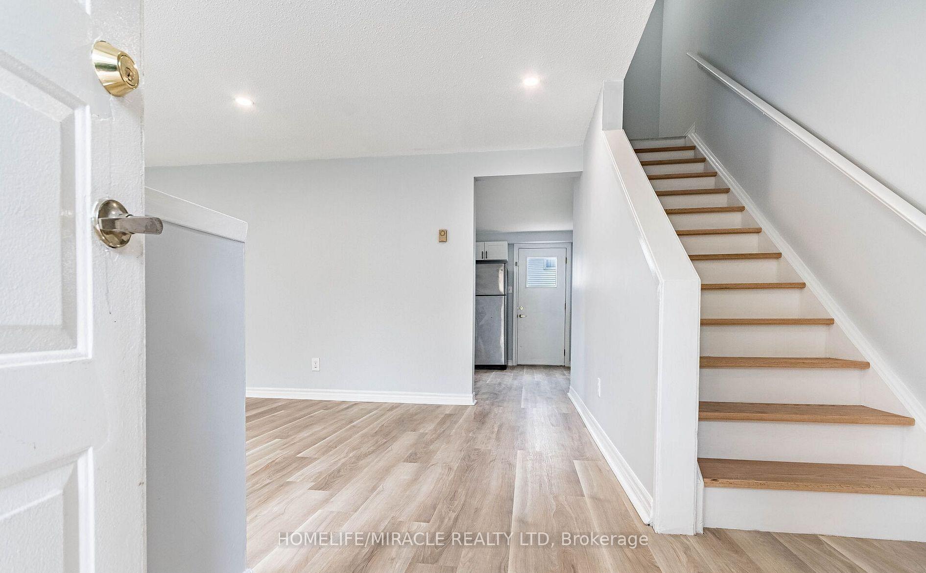 Photo 8 of Unit 8, 20 Mayfield Avenue, Waterloo, Lincoln Heights — HOMEH