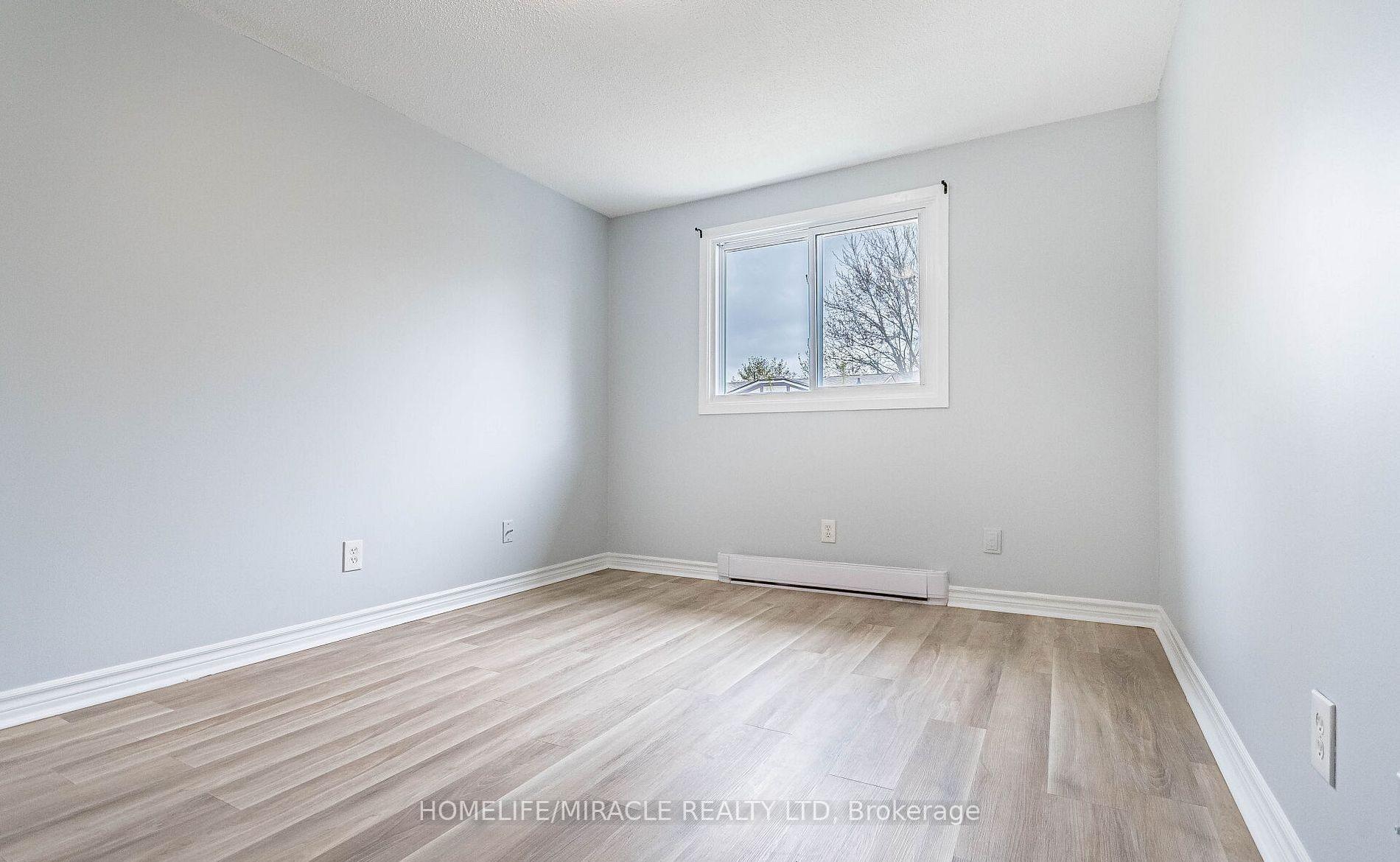 Photo 10 of Unit 8, 20 Mayfield Avenue, Waterloo, Lincoln Heights — HOMEH