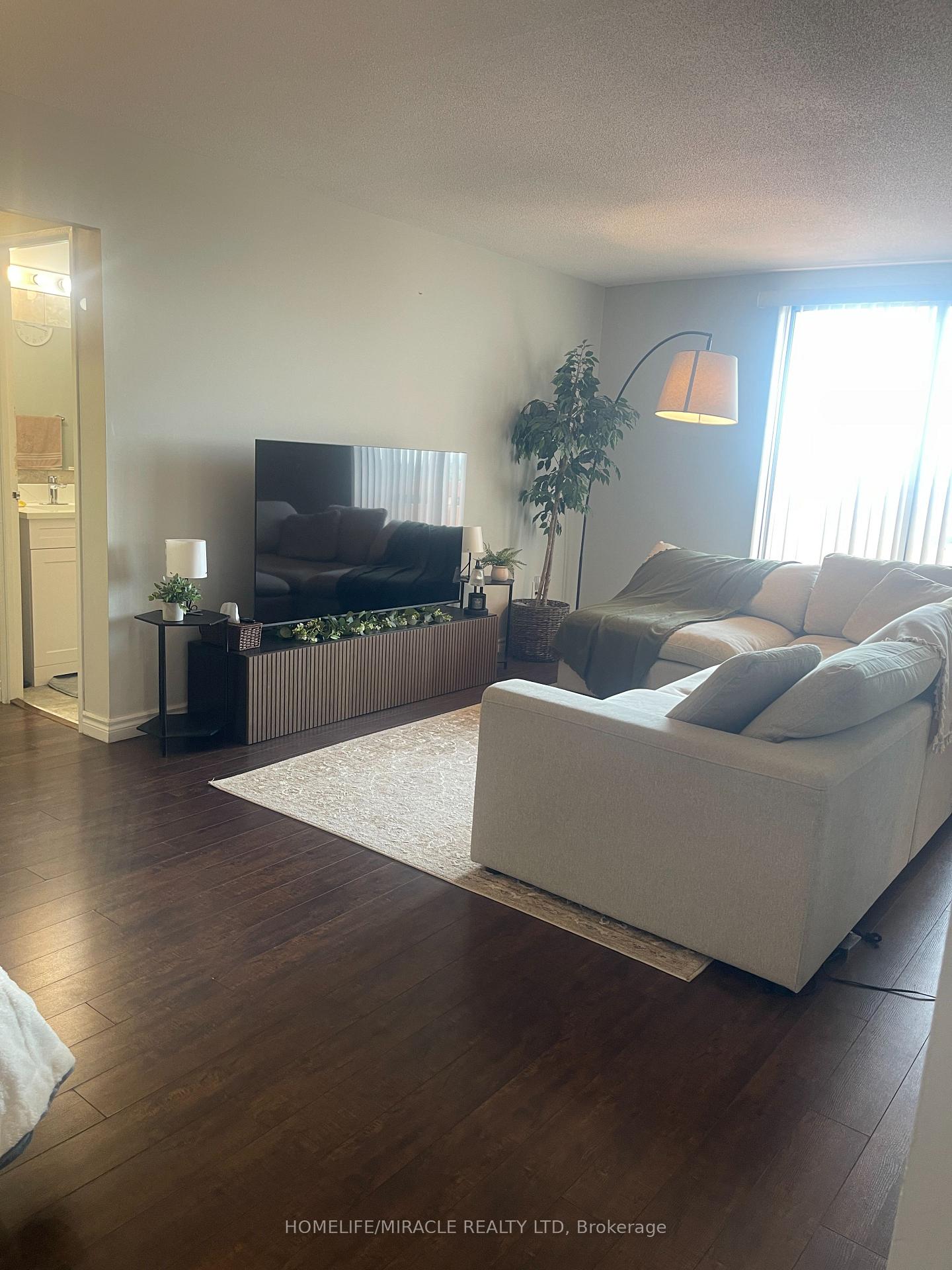 Photo 2 of Unit 810, 3555 Derry Road E, Mississauga, Malton — HOMEH