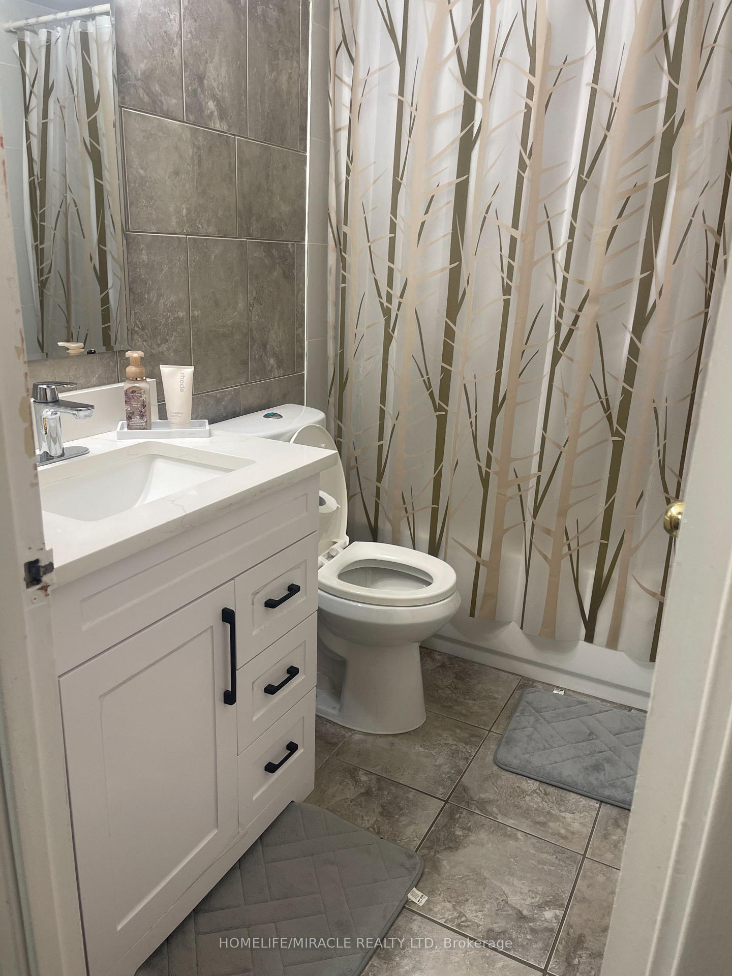Photo 9 of Unit 810, 3555 Derry Road E, Mississauga, Malton — HOMEH