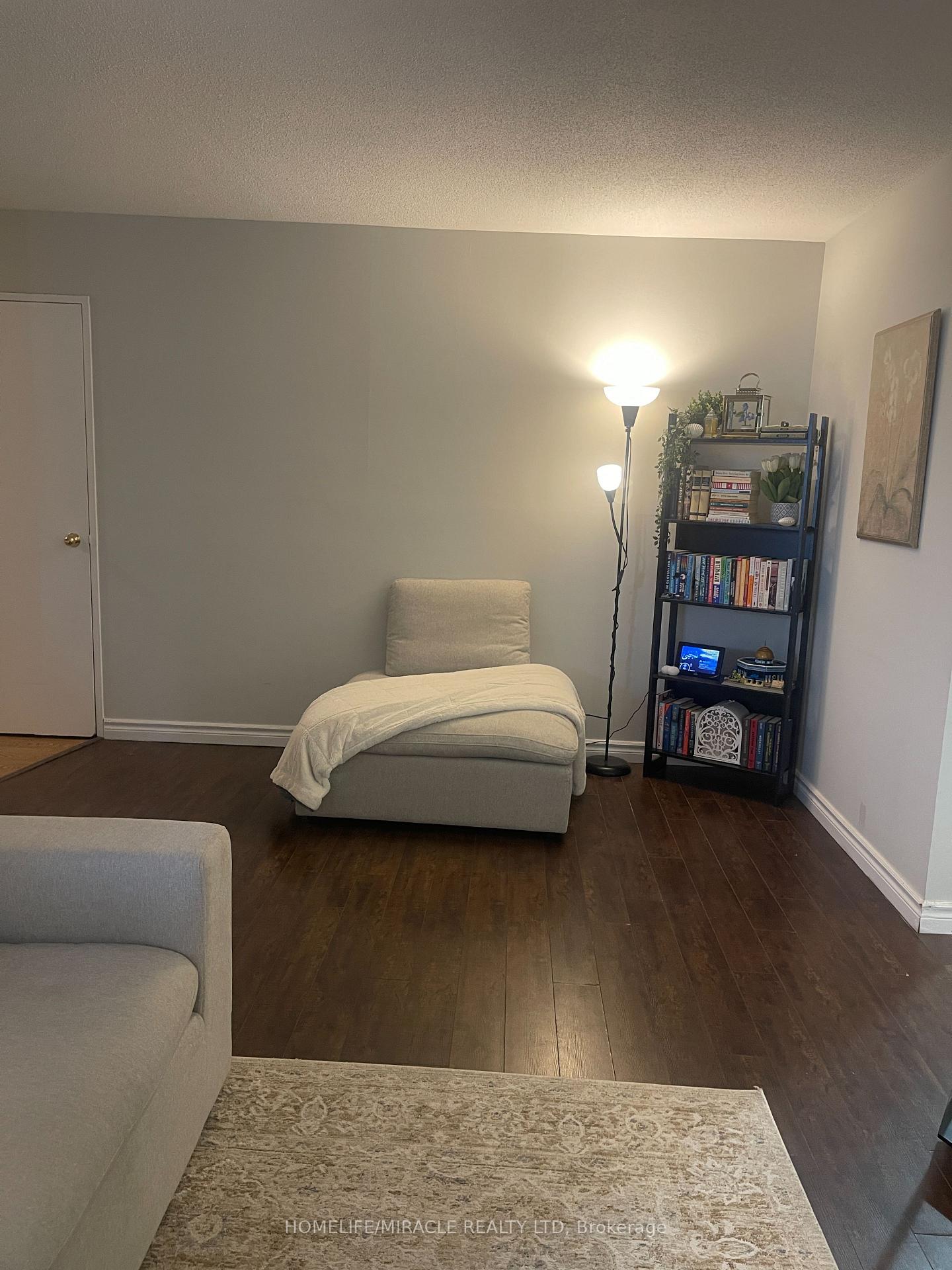 Photo 12 of Unit 810, 3555 Derry Road E, Mississauga, Malton — HOMEH
