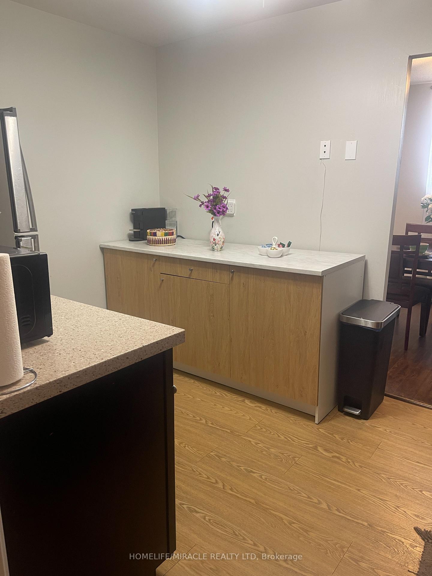 Photo 14 of Unit 810, 3555 Derry Road E, Mississauga, Malton — HOMEH