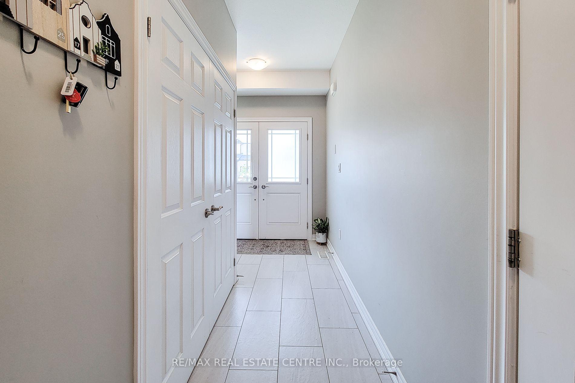 Photo 3 of 12 Bowman Crescent, Thorold, Hurricane/Merrittville — HOMEH