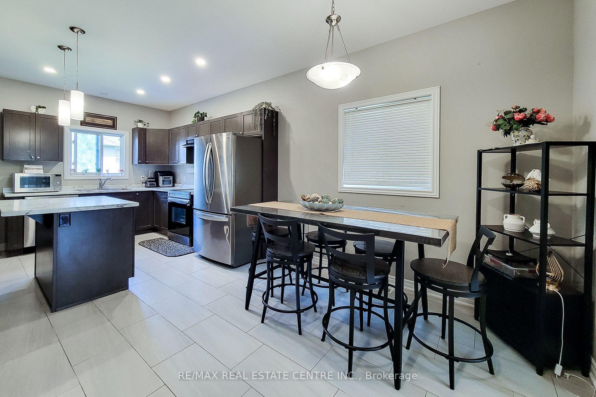 Photo 8 of 12 Bowman Crescent, Thorold, Hurricane/Merrittville — HOMEH