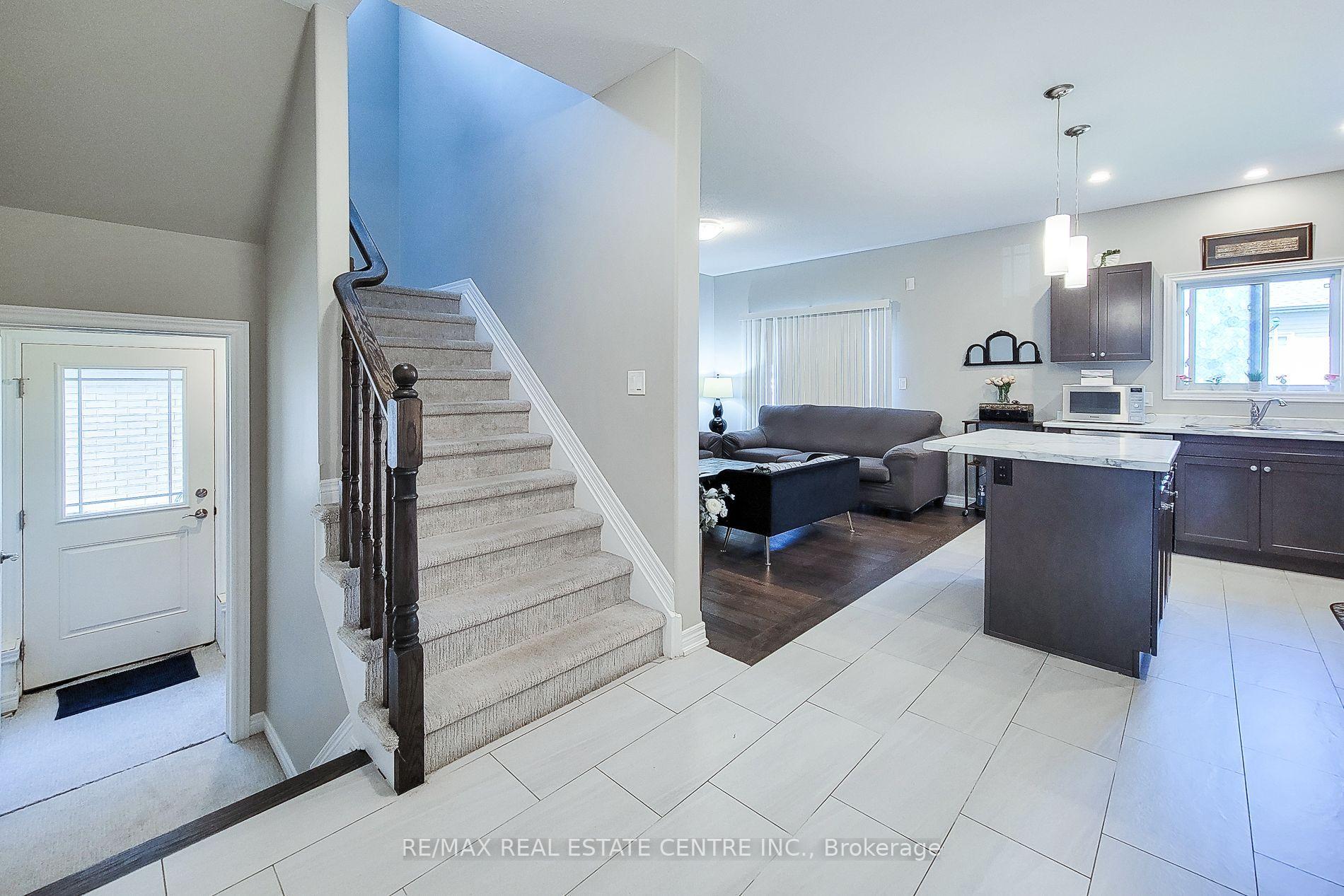 Photo 11 of 12 Bowman Crescent, Thorold, Hurricane/Merrittville — HOMEH